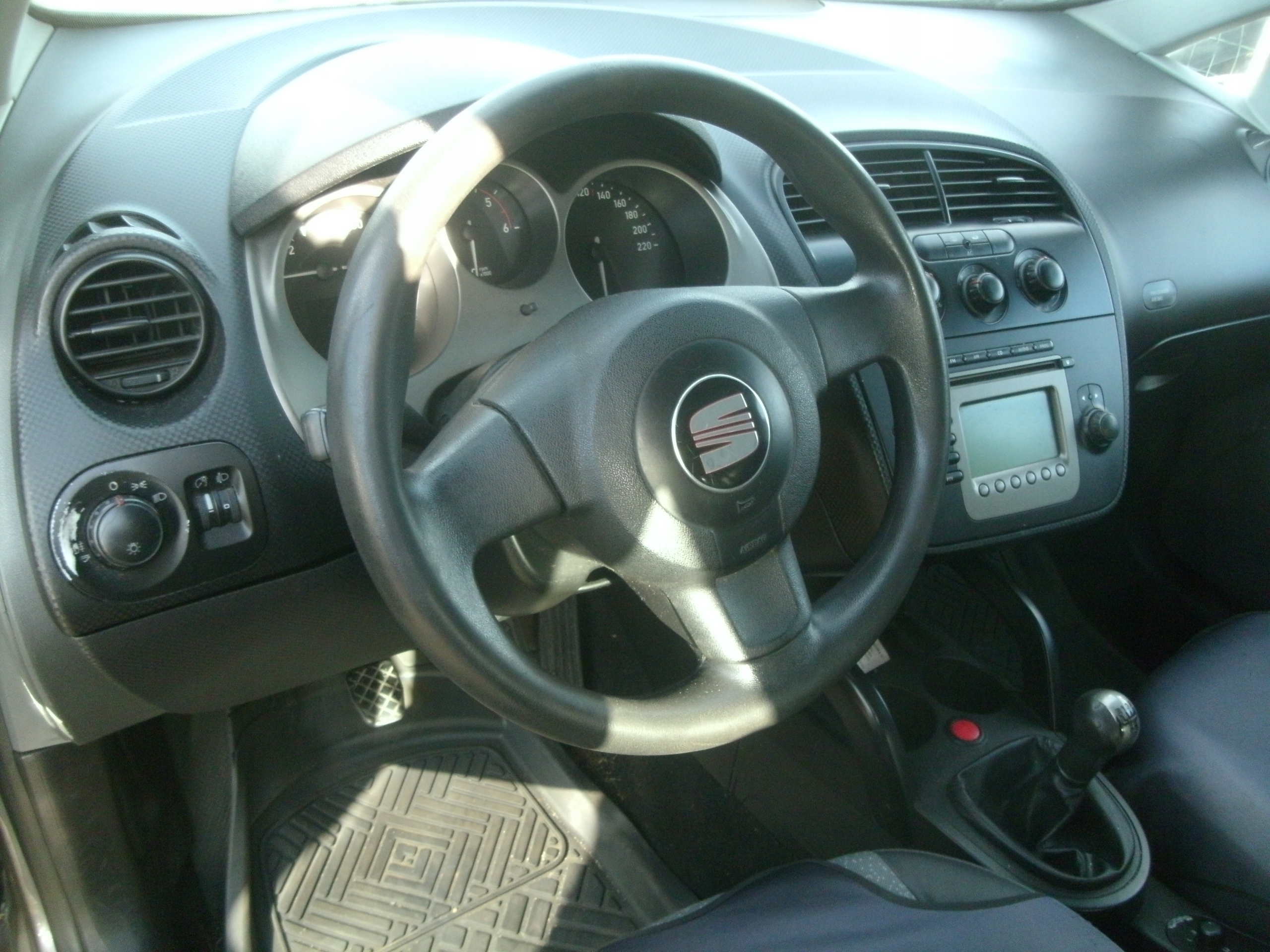 консоль панель seat Toledo III 05'