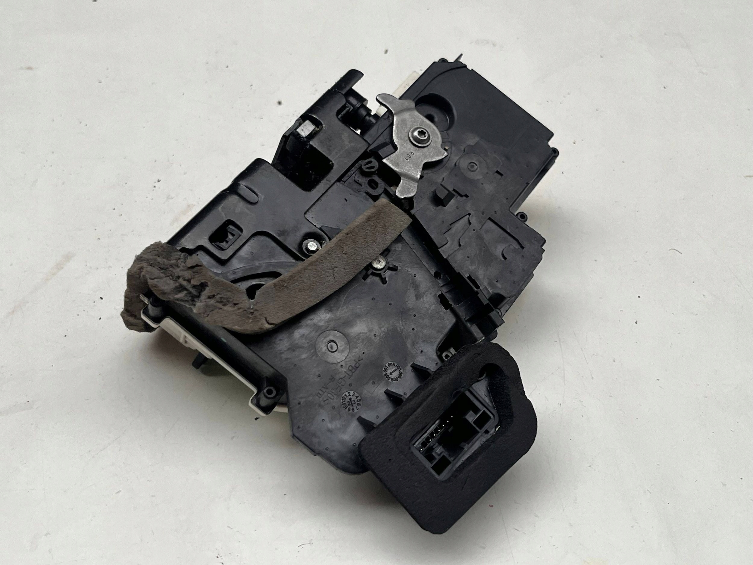 AUDI A6 A7 Q8 lock door right rear part 4K0839016P @M