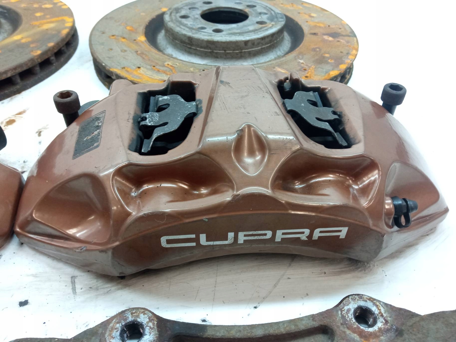 caliper brake left right front AKEBONO 374MM discs Cupra Ateca and