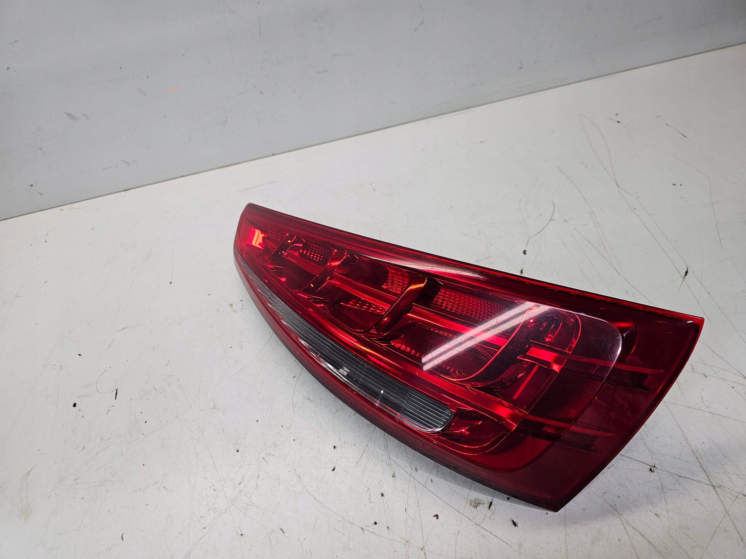 light right rear part AUDI Q3 8U 8U0945094 normal for ZAROWKI