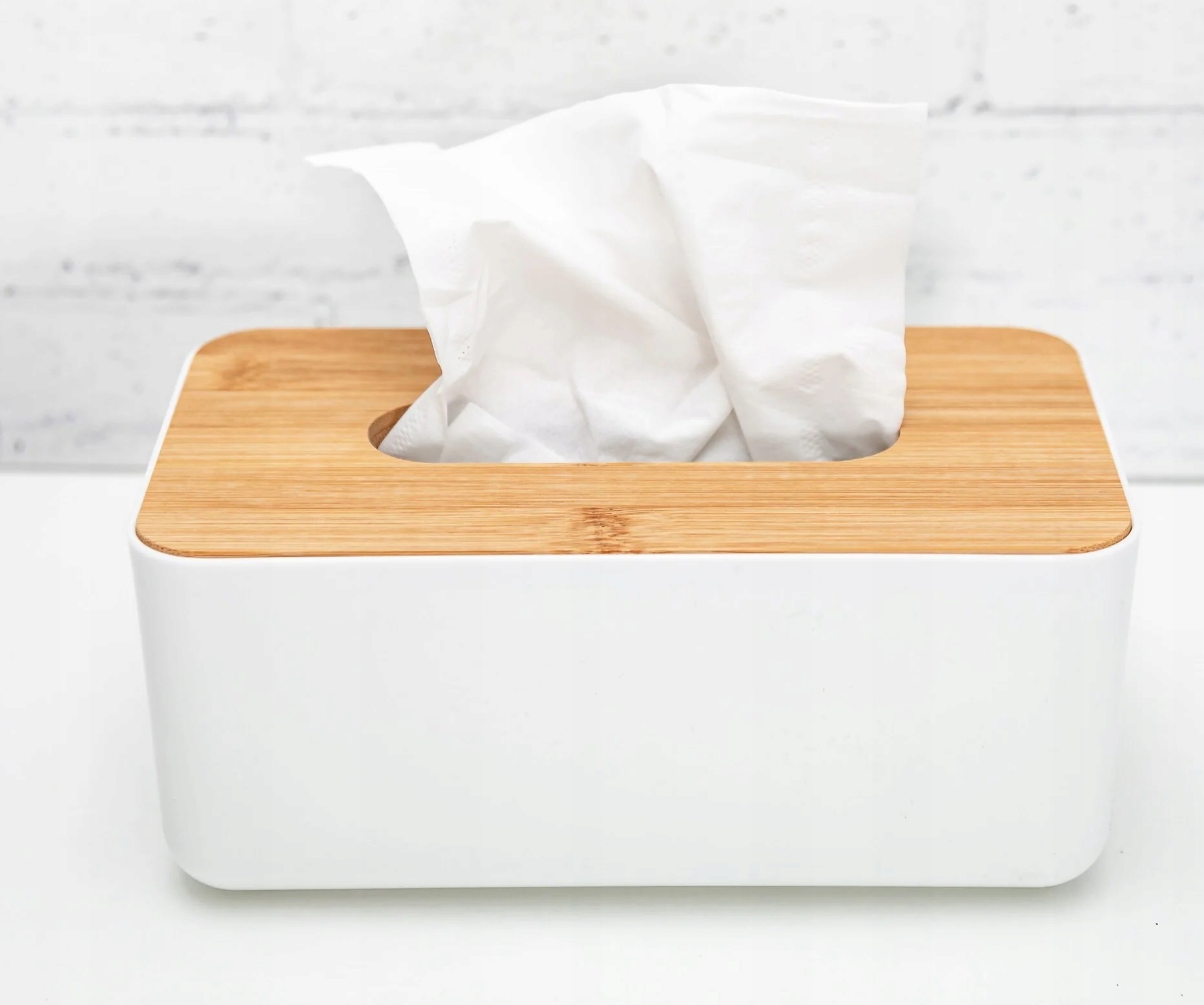 POJEMNIK NA CHUSTECZKI CHUSTECZNIK PUDEŁKO PODAJNIK BAMBUSOWA POKRYWKA Marka inna