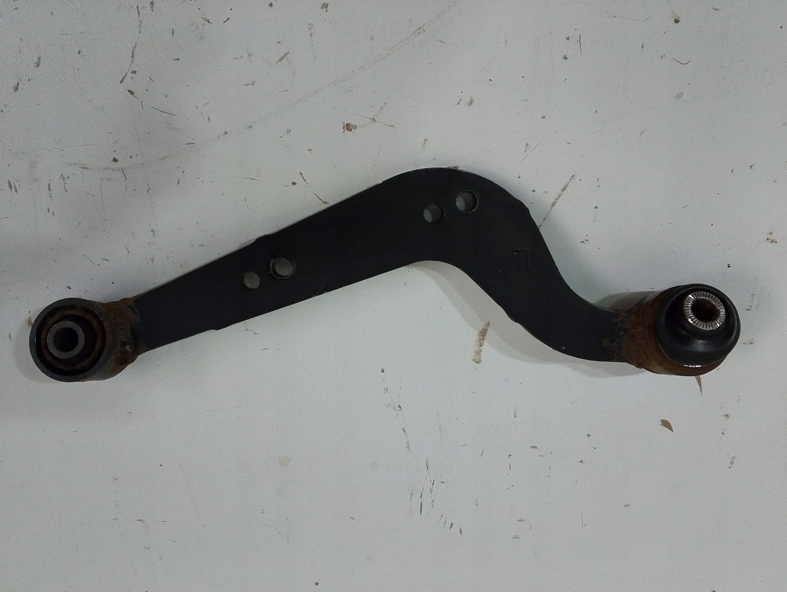 Lexus NX 300H arm rear left (Q185)