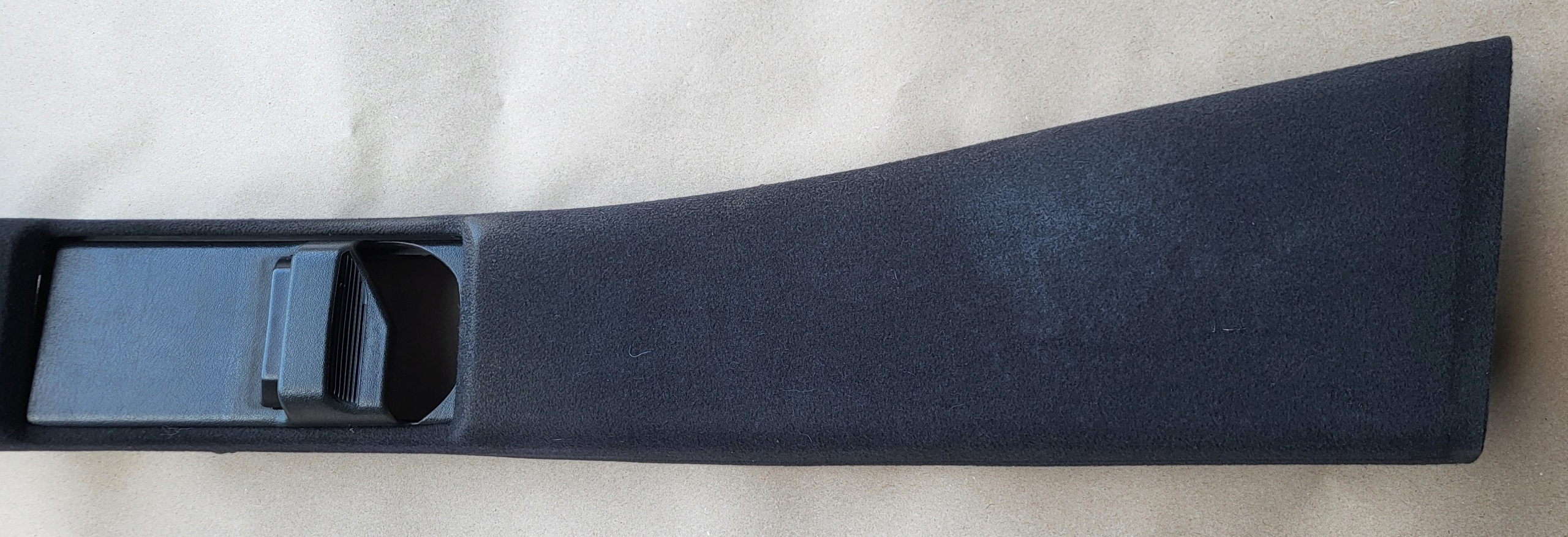 cover side SLUPKA B left central black MERCEDES E W210 OE EU