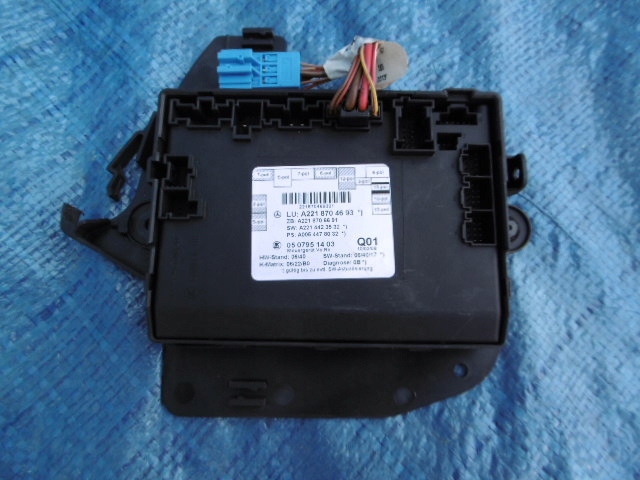 A2218704693 - Модуль передней правой двери MERCEDES CL W216 W221