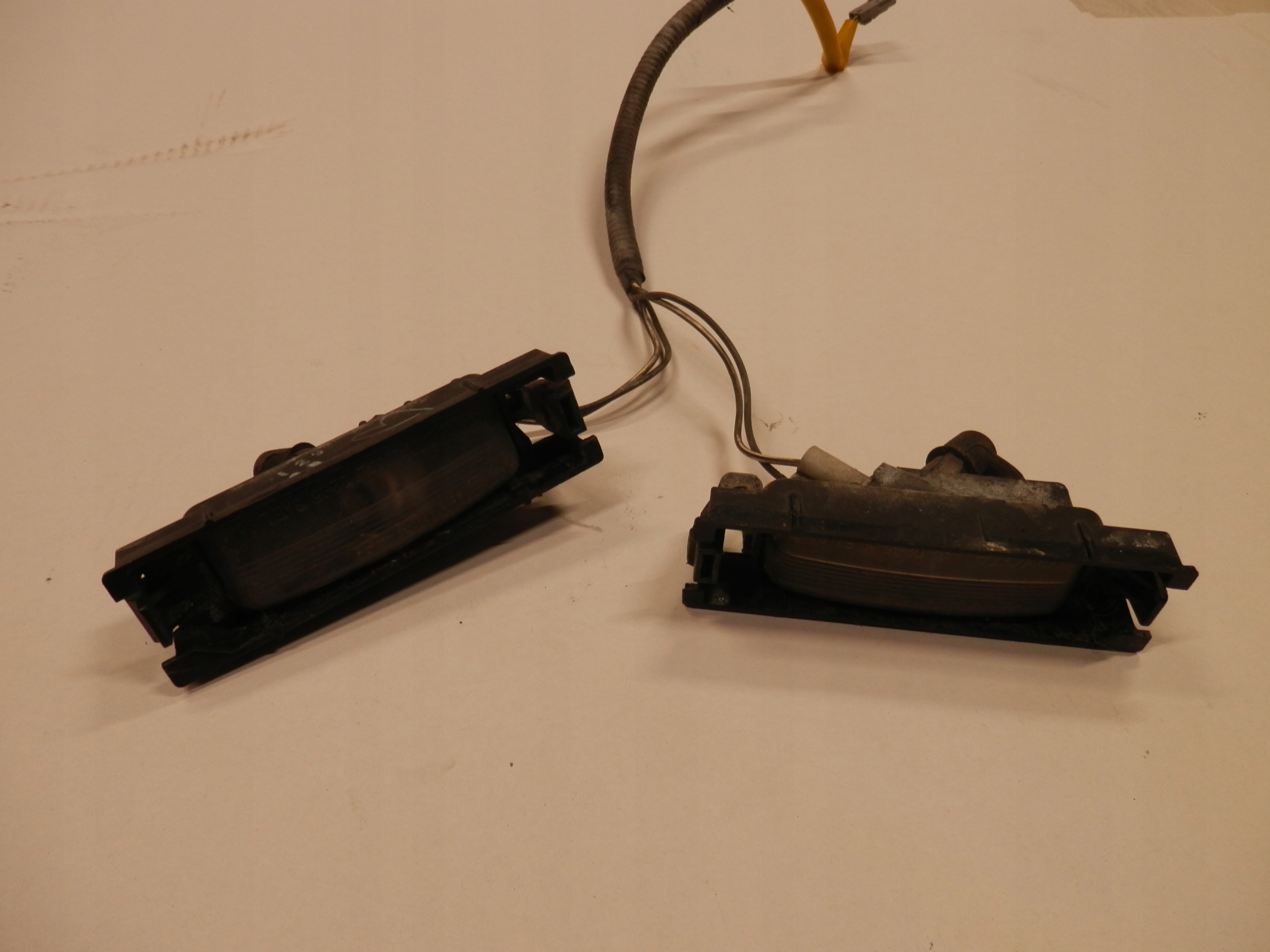 LEXUS SC430 PODSWIETLENIE TABLICY REJESTRACYJNEJ