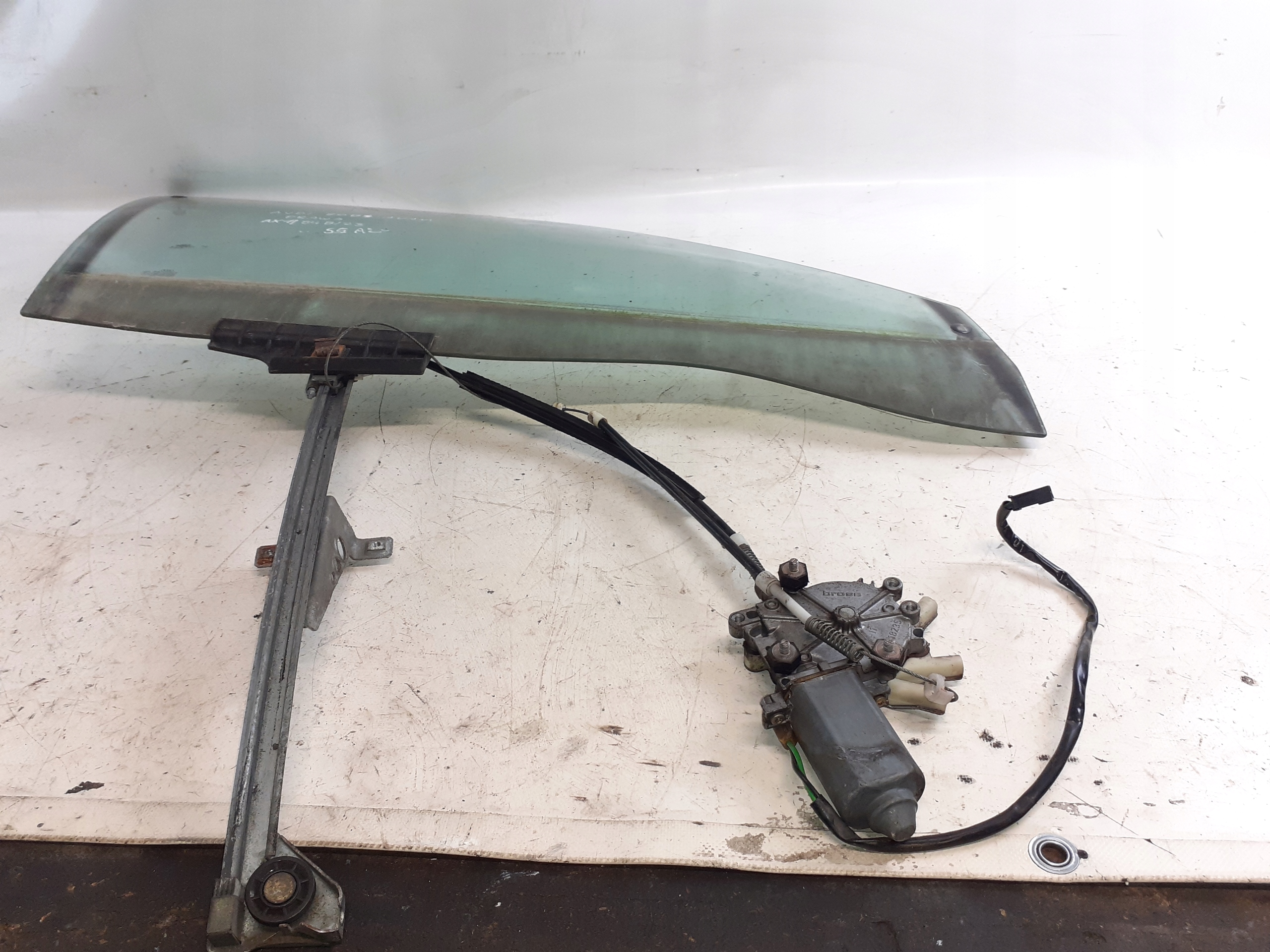 window regulator frame front right AUDI 80 B4 AVANT
