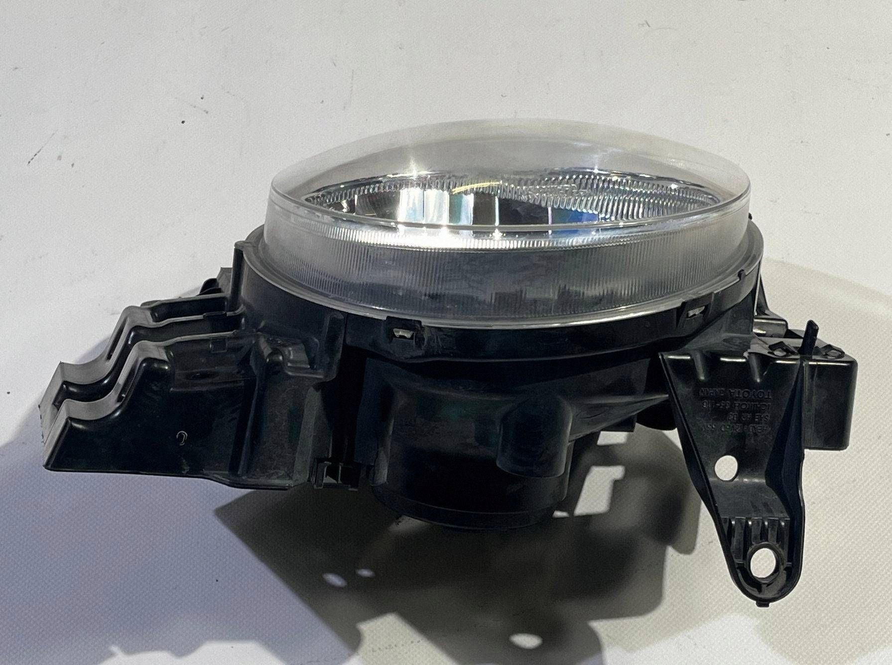 Reflektor left light left front original Toyota FJ cruiser 81070-35445