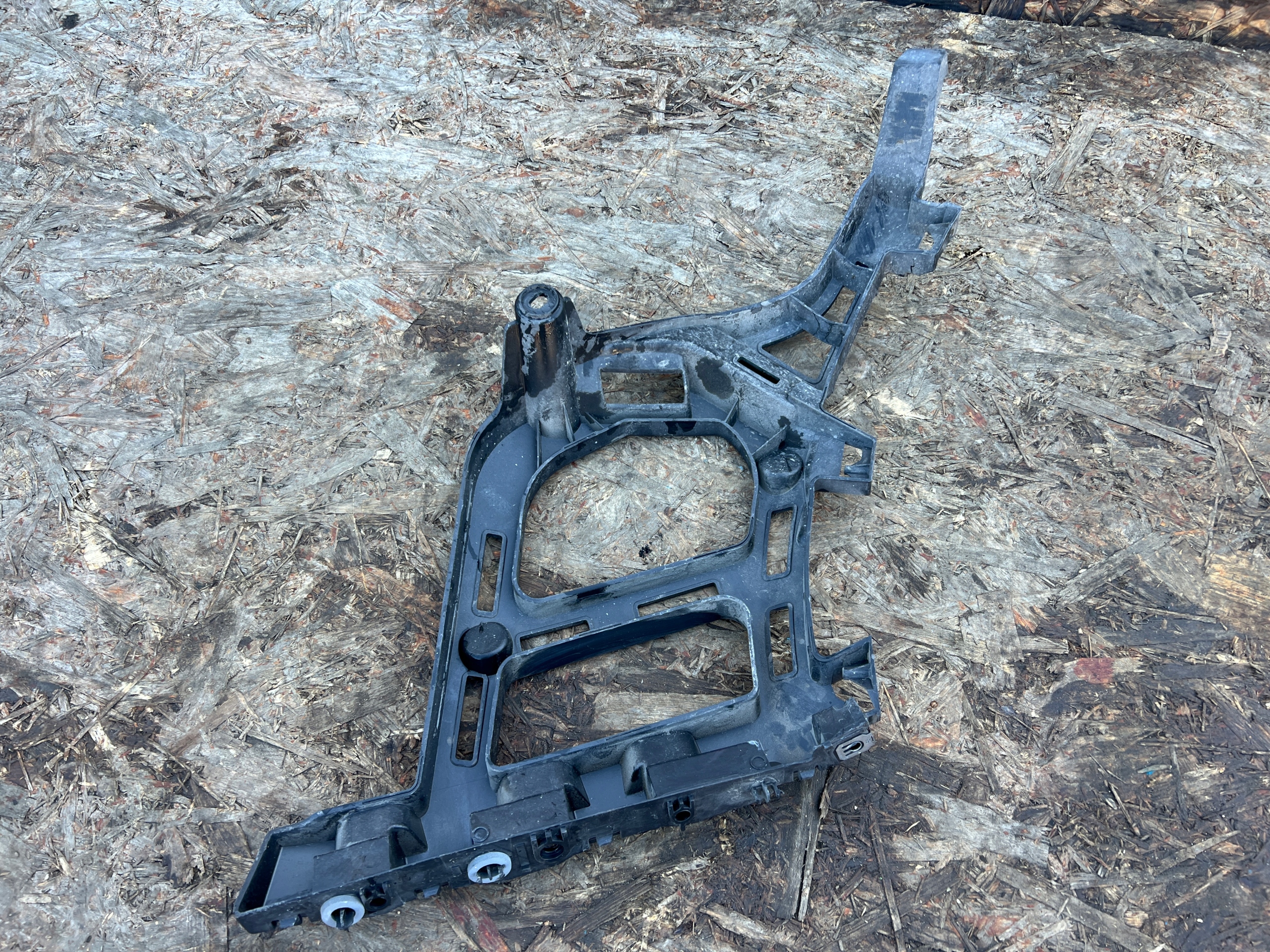 bumper bracket right rear part PEUGEOT 3008 II 9840997780
