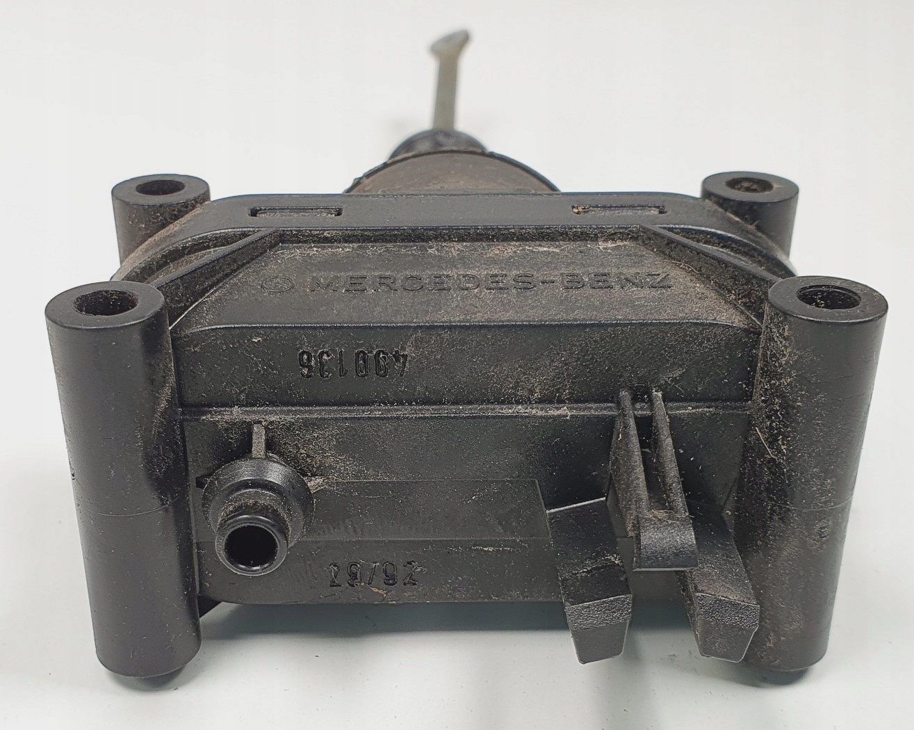 SIŁOWNIK ZAMKA DRZWI TYŁ MERCEDES W201 Typ samochodu Samochody osobowe