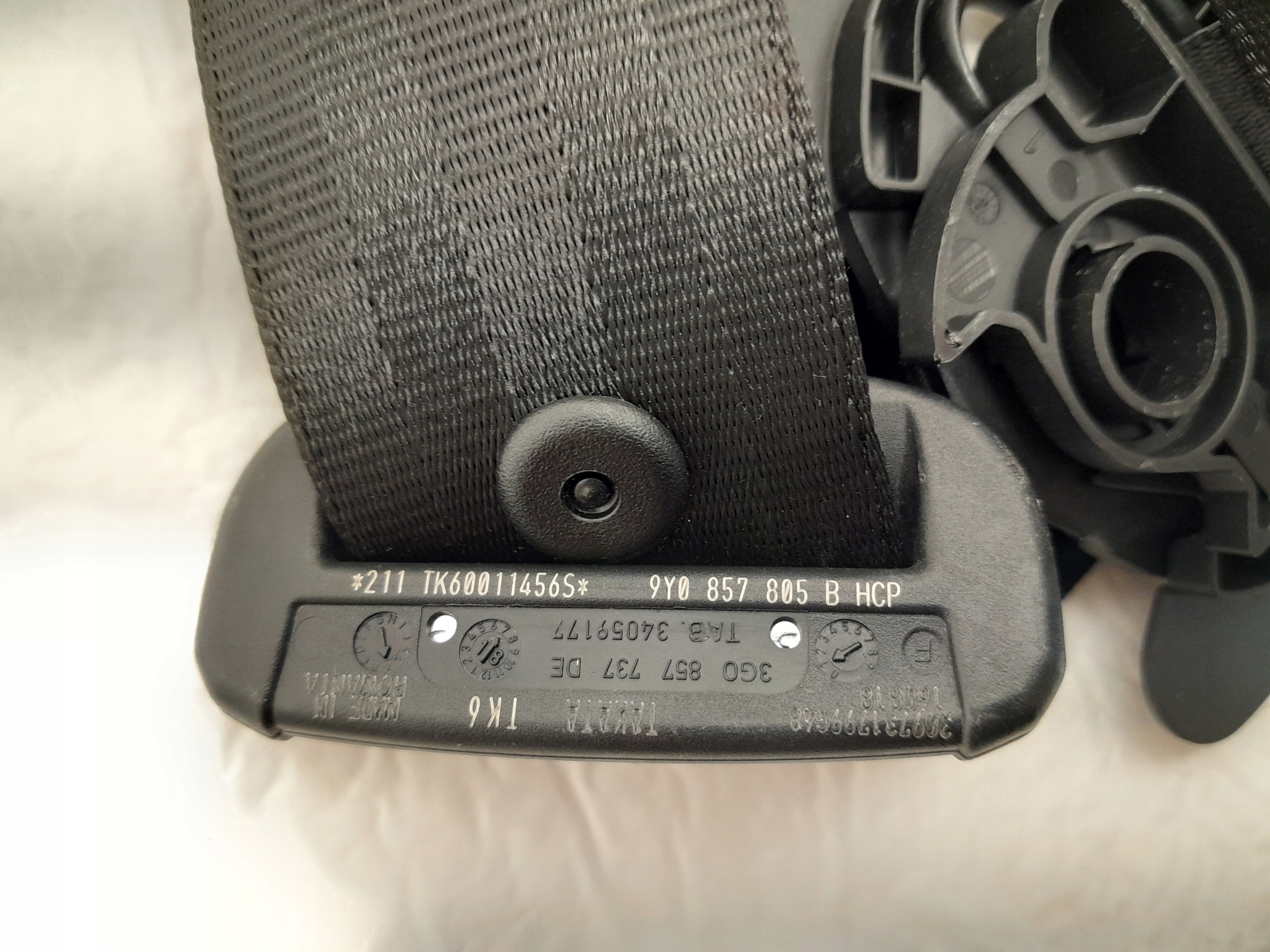 PORSCHE CAYENNE 9Y Gurten Sicherheits links heck 9Y0857805B
