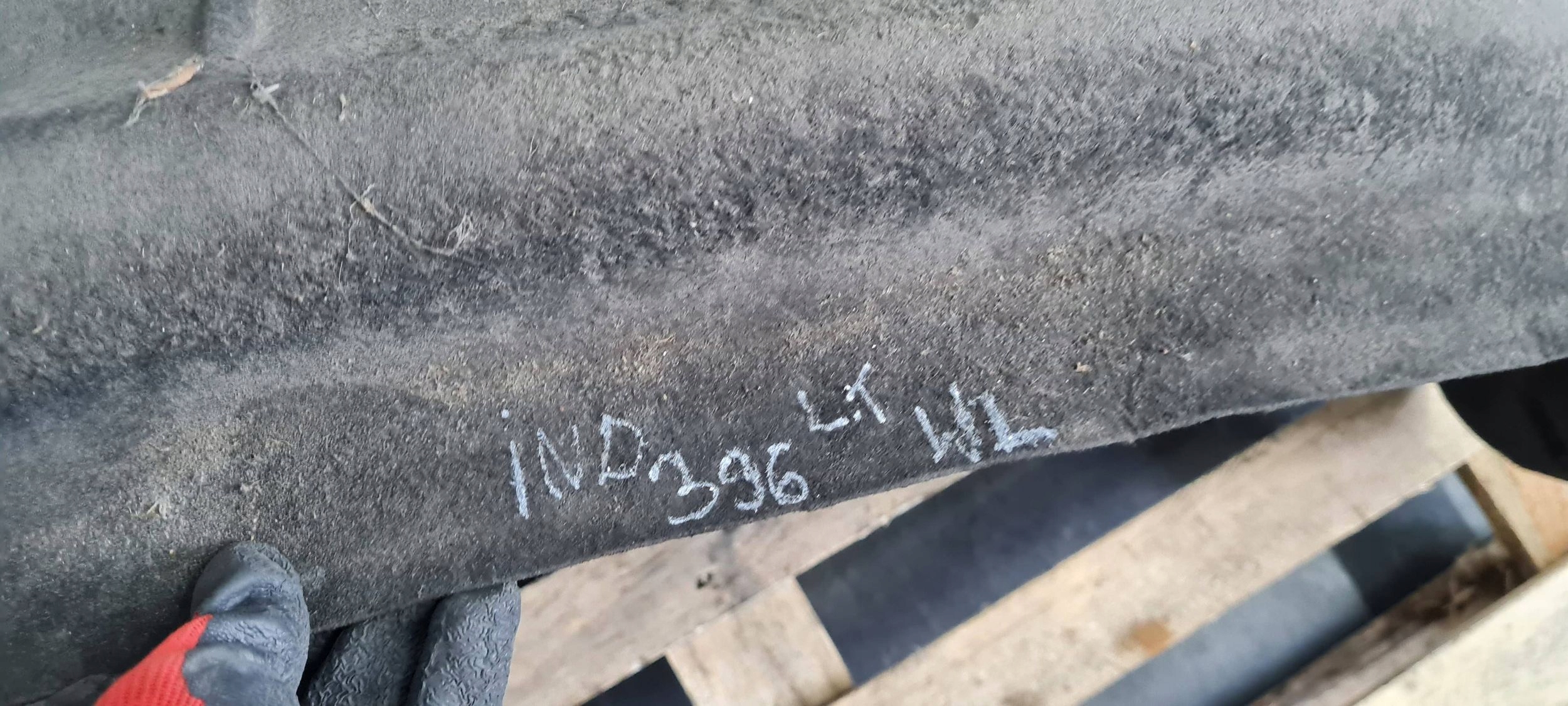 Jeep Grand Cherokee WL 2022 mudguard left left rear part rear. P68376703AE