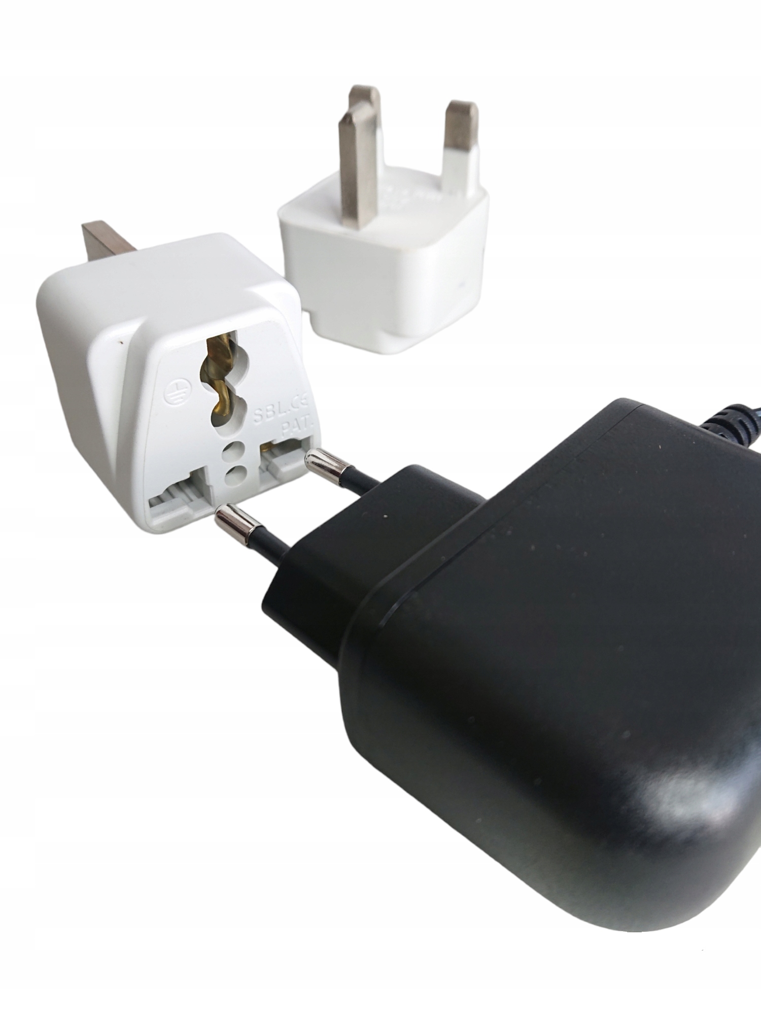 ADAPTER PODRÓŻNY PRZEJŚCIÓWKA WTYCZKA EU PL NA GNIAZDO UK TYP G UZIEMIENIE Model EL-0180-3