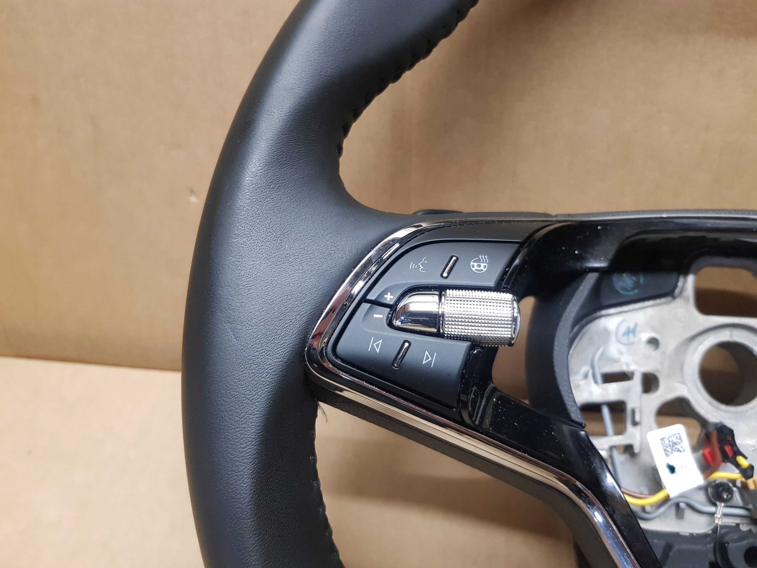 SKODA OCTAVIA IV KIEROWNICA 5E3959542F NOWA ! Numer katalogowy części 5E3959542F 5E3419093AP INDEX K62