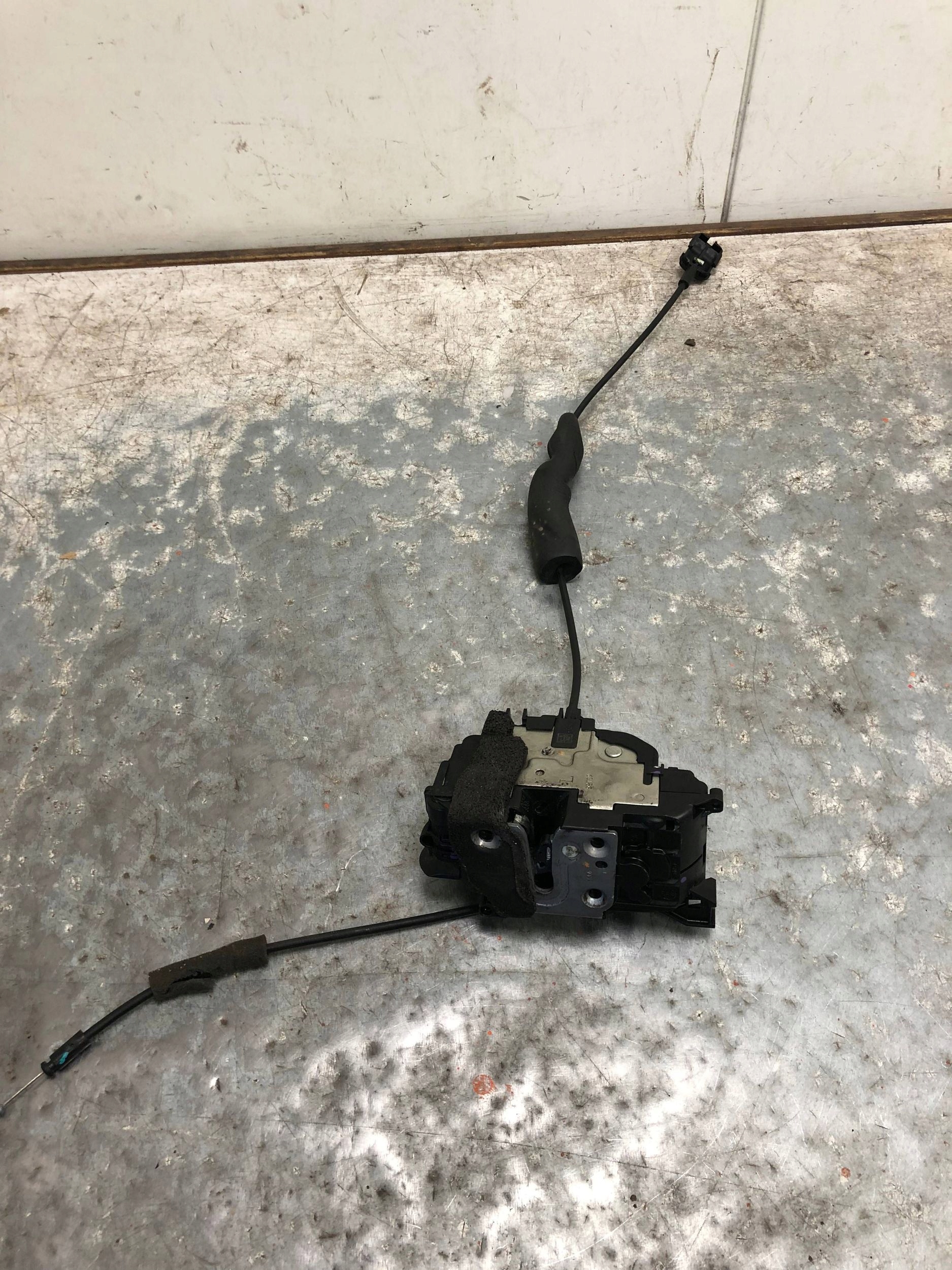 lock door left front RENAULT SCENIC III 805030006R-A