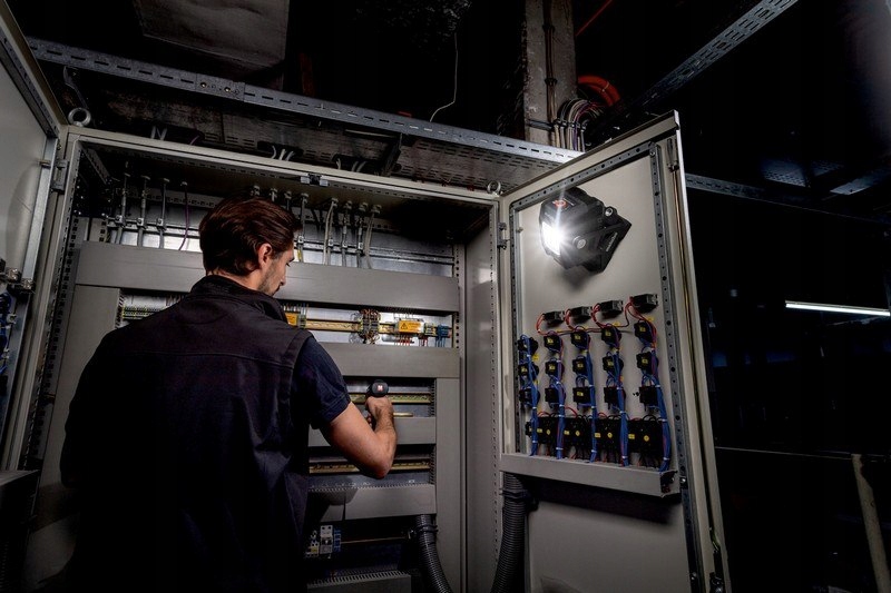 LAMPA BUDOWLANA LAMPKA REFLEKTOR LED AKUMULATOROWA METABO BEZ AKU Kod producenta 601504850