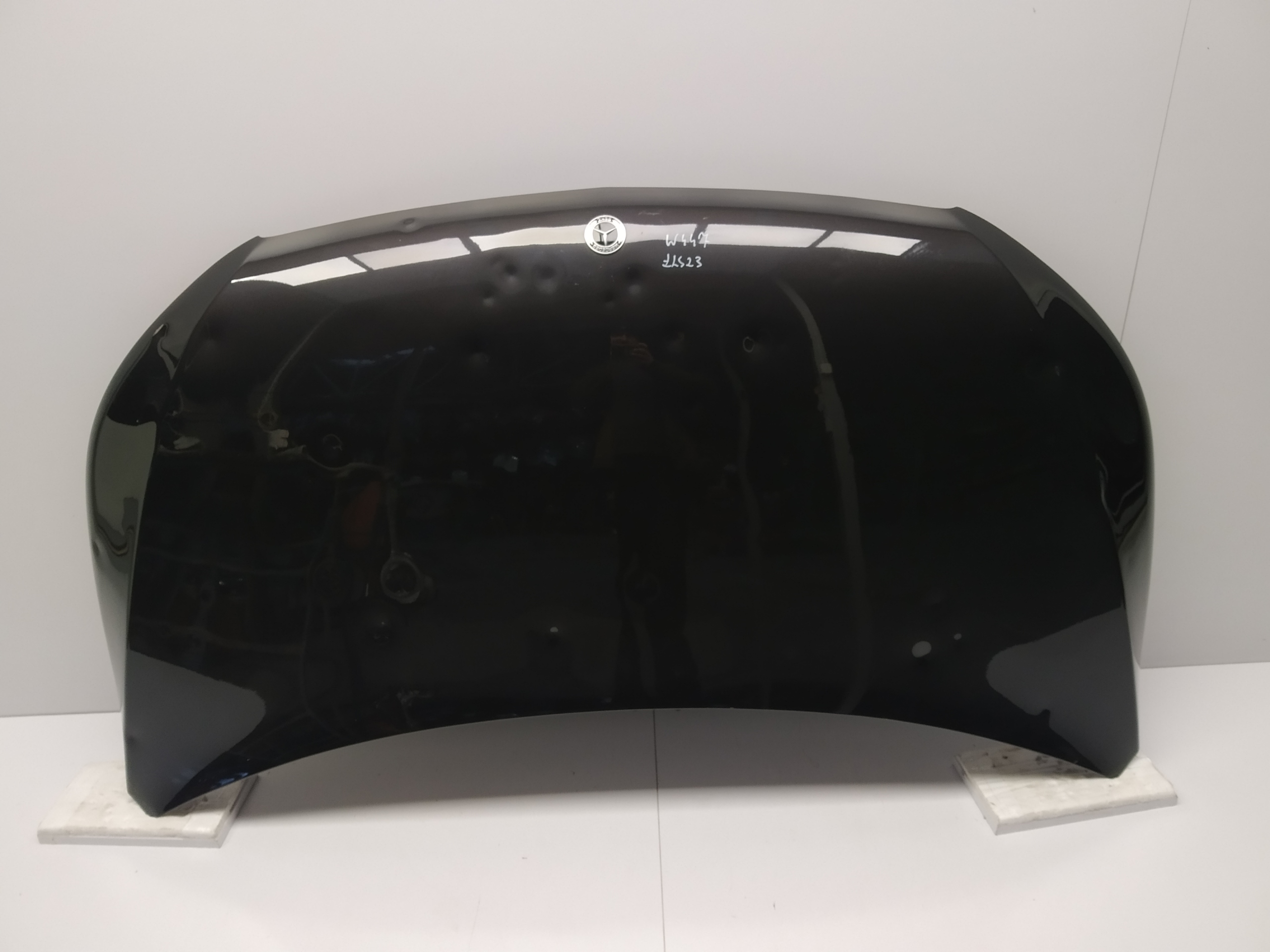 2014r- W447 Mercedes Vito V Klasa bonnet front original hail