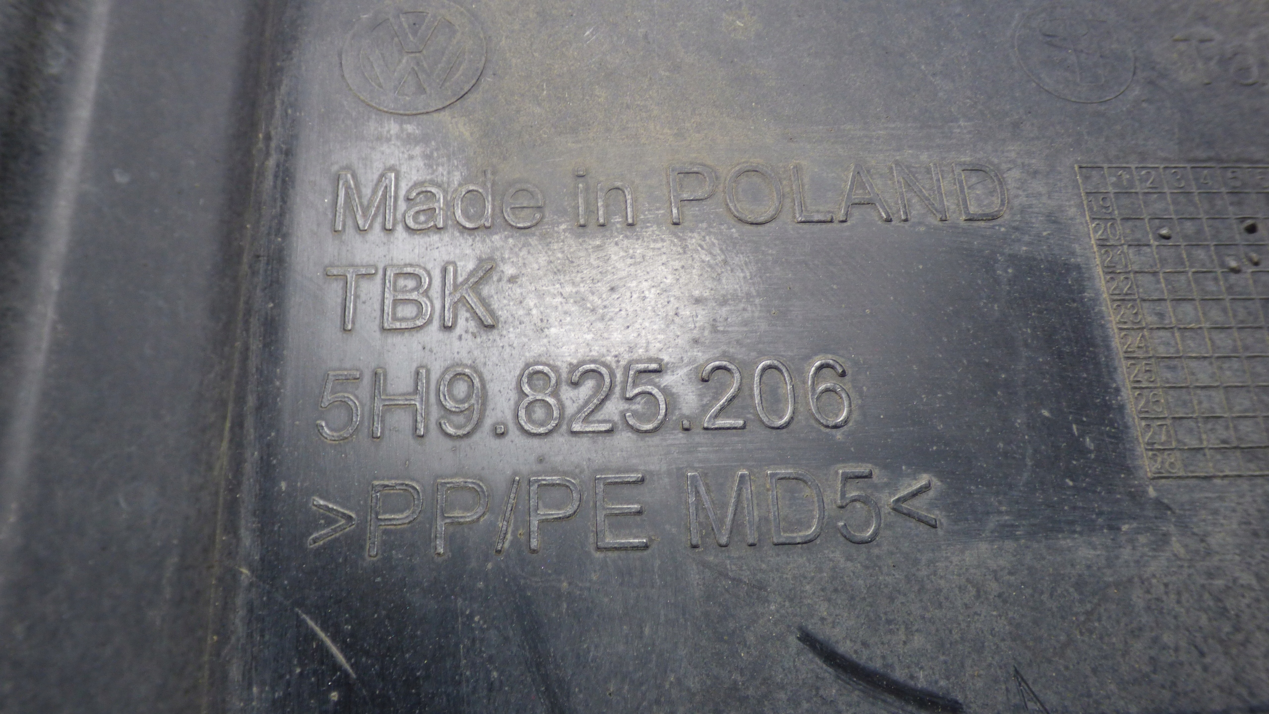 Blende Abdeckung Unterfahrschutz 5H9825206 stBDB VOLKSWAGEN GOLF VIII 8