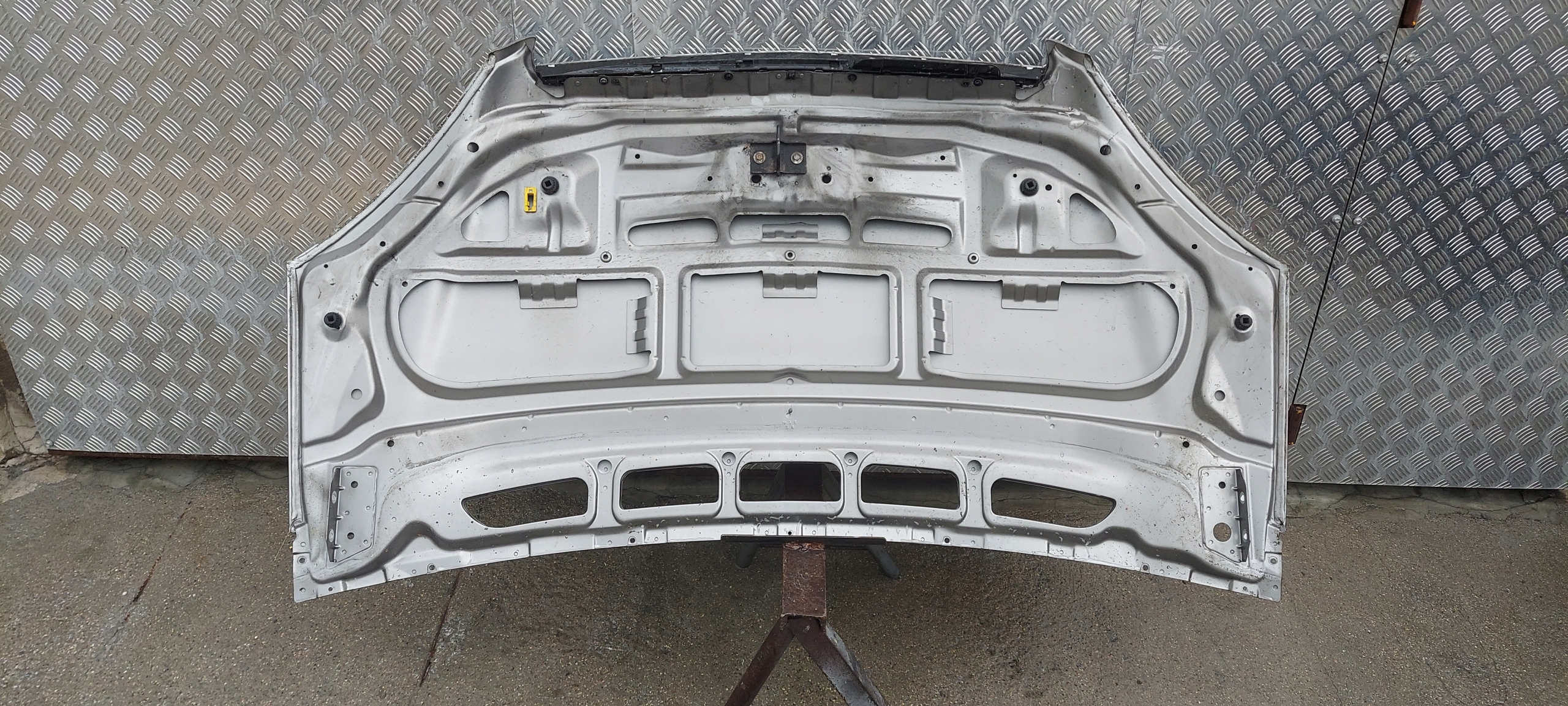 COFANO MERCEDES A-KLASA W169 04-12 LAK: 748