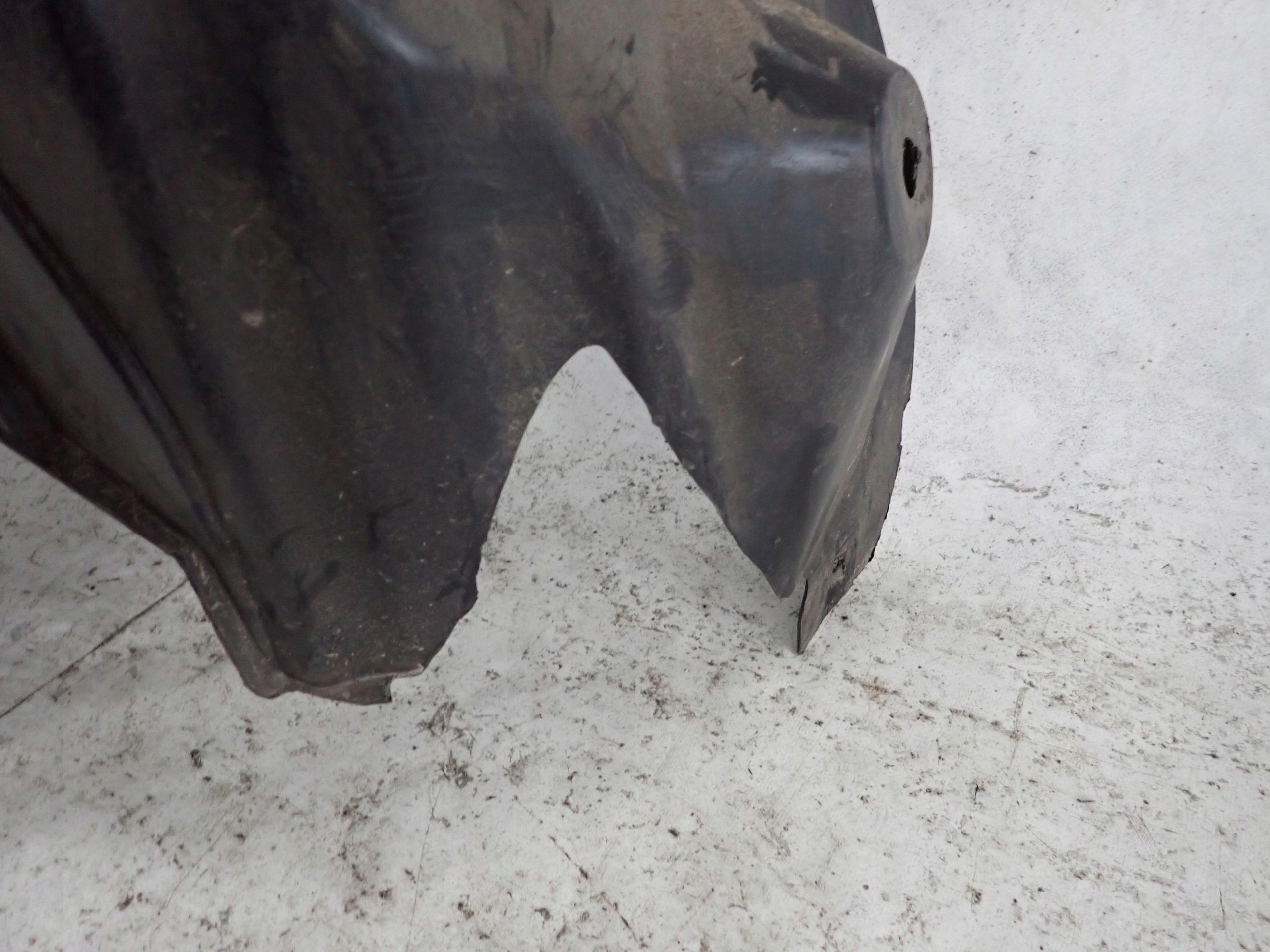 RENAULT ARKANA 20- mudguard left rear part rear.