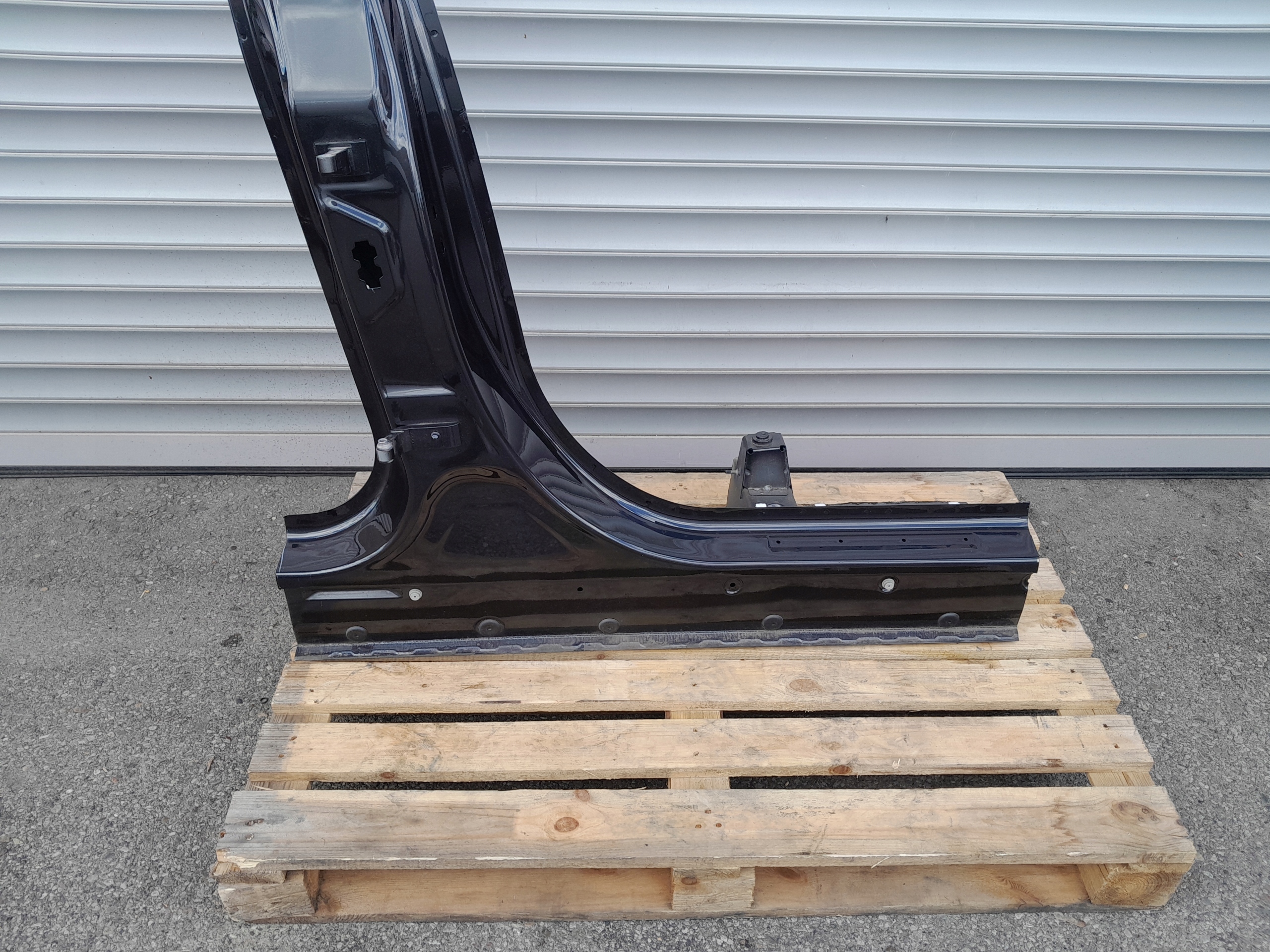 BMW X3 G01 LCI pillar threshold right A90