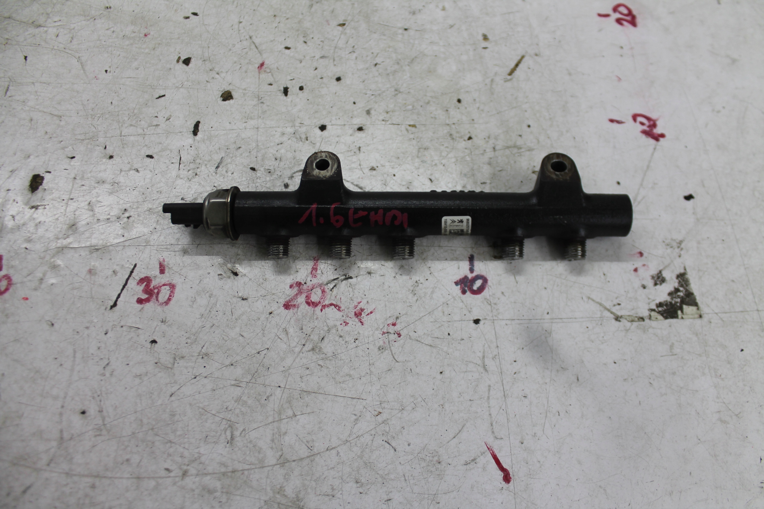 RAMPE INJECTION 9685297580 208 ET 1.6 EHDI 12