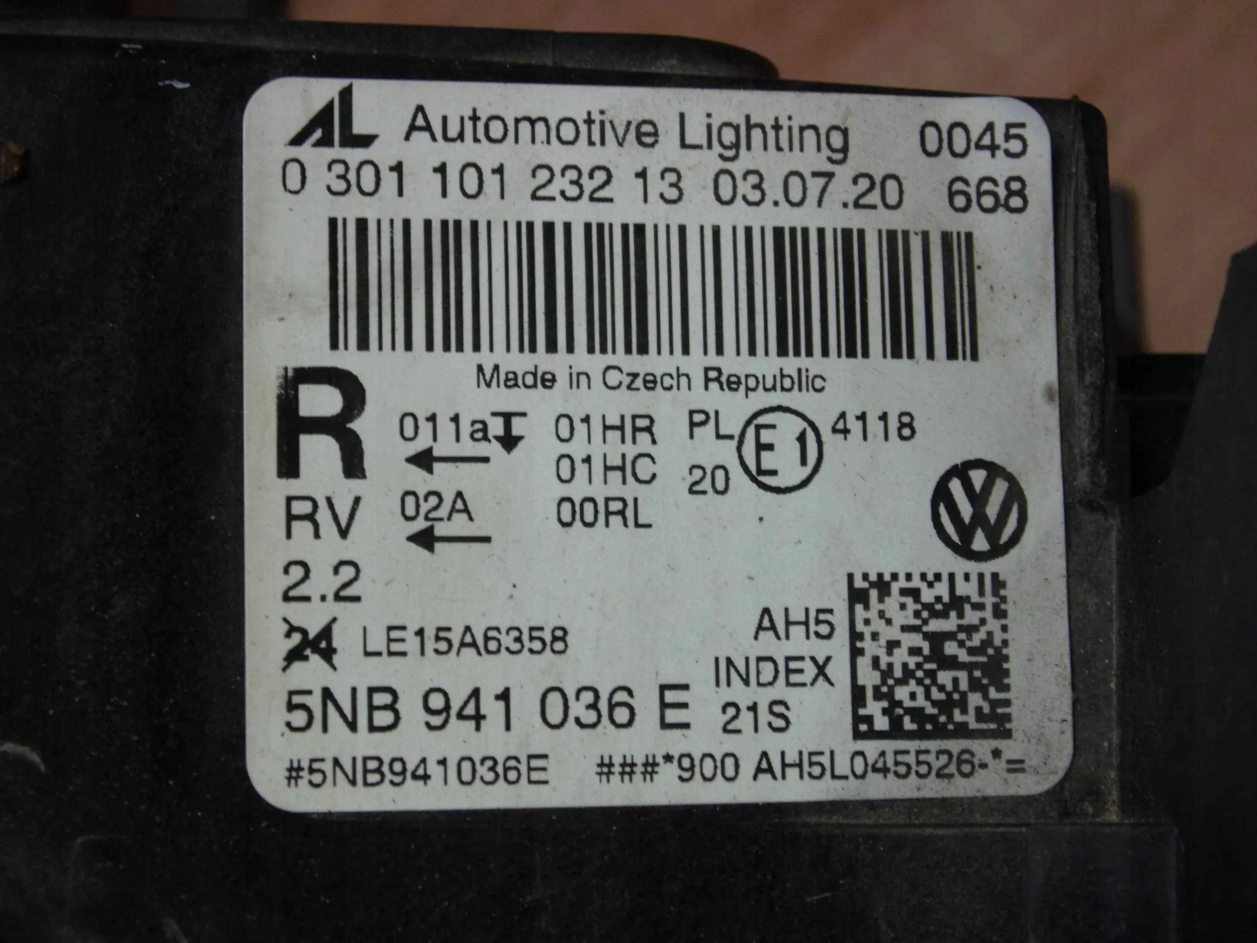 Volkswagen Tiguan II 2016-2020 light right front 5NB