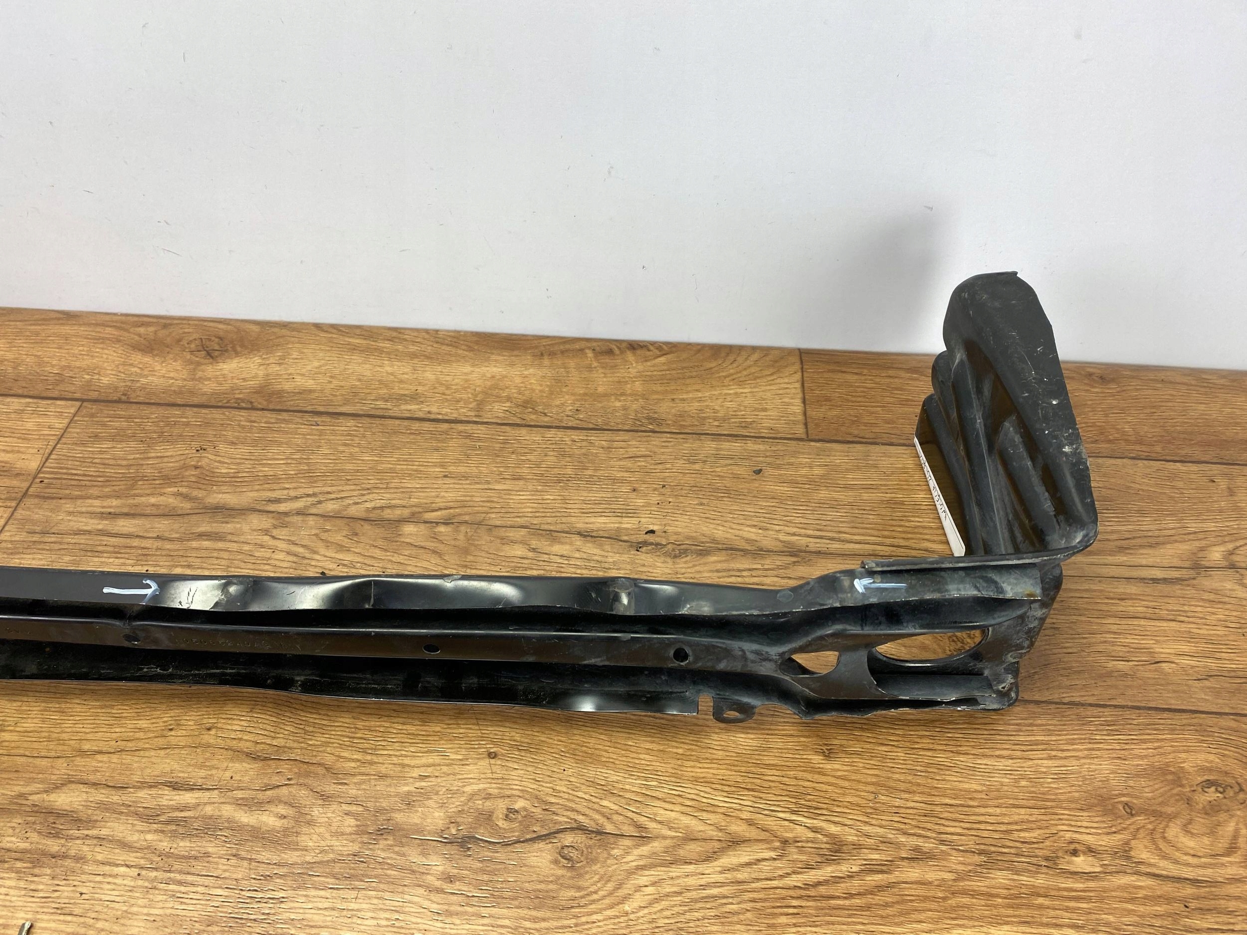 lower holder radiator Dodge Challenger 2015+