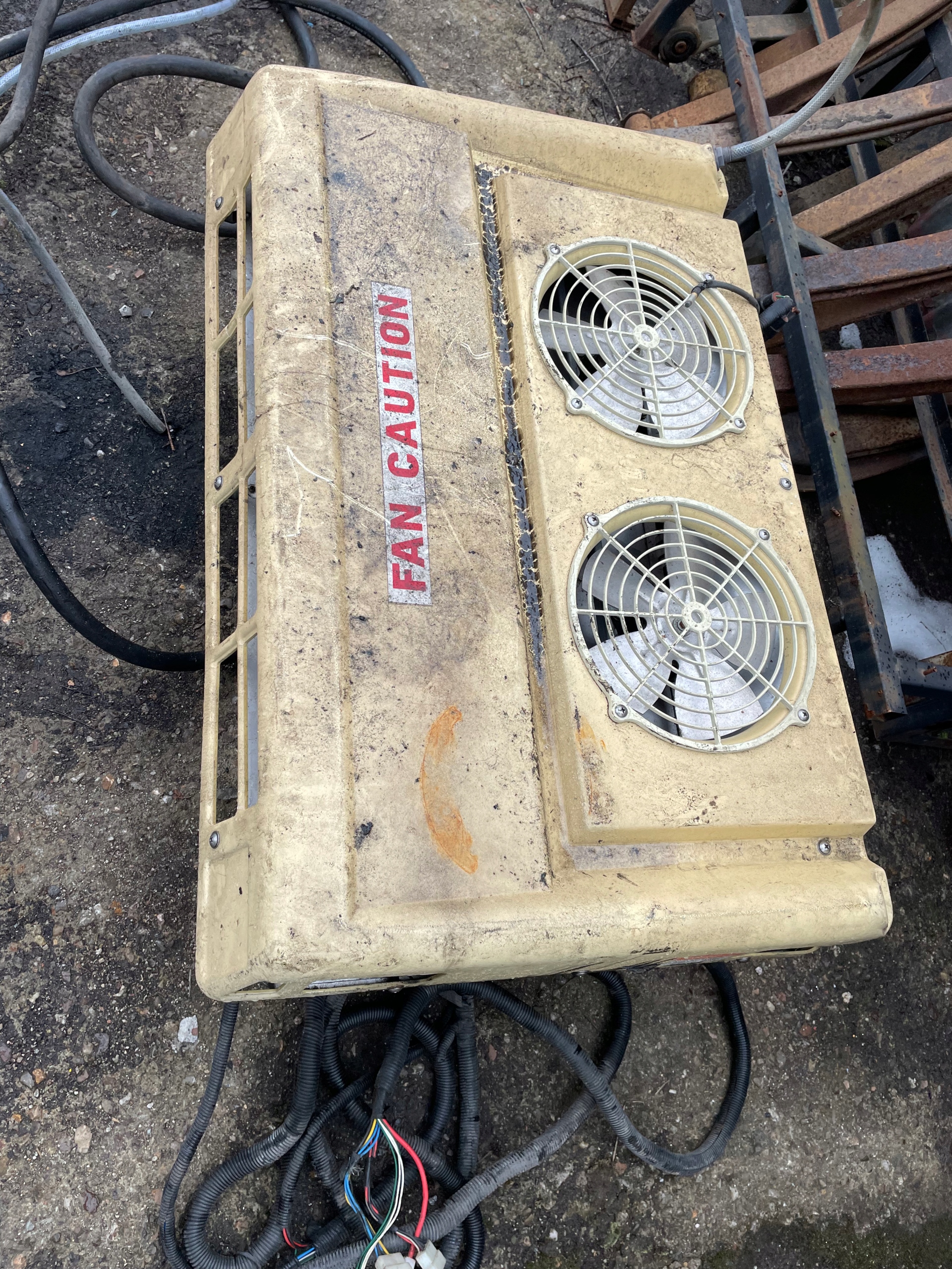 АВТОМОБІЛЬНИЙ ХОЛОДИЛЬНИК HWASUNG HT 100 II