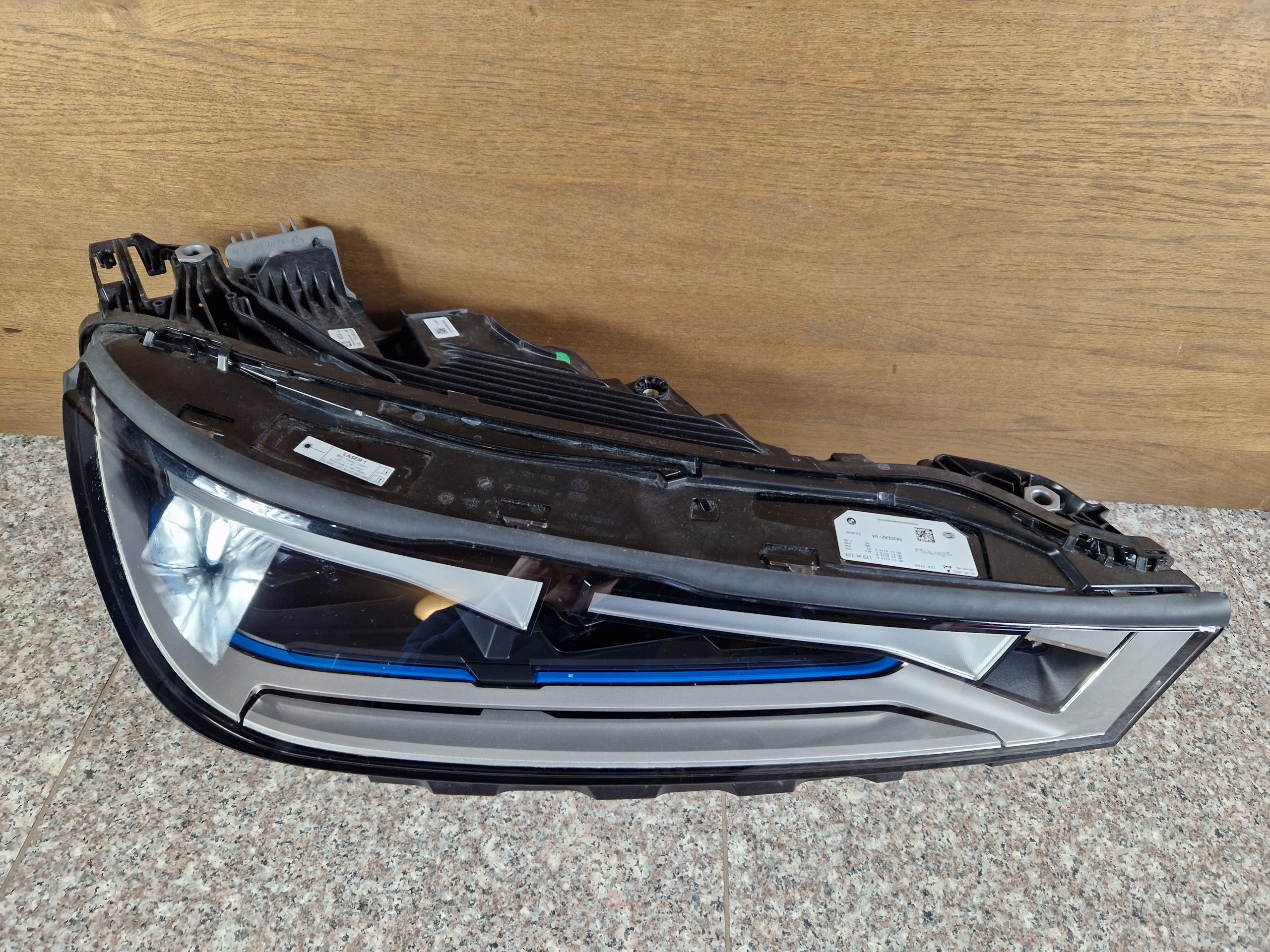 Lampa prawa Laser BMW IX Strona zabudowy prawa