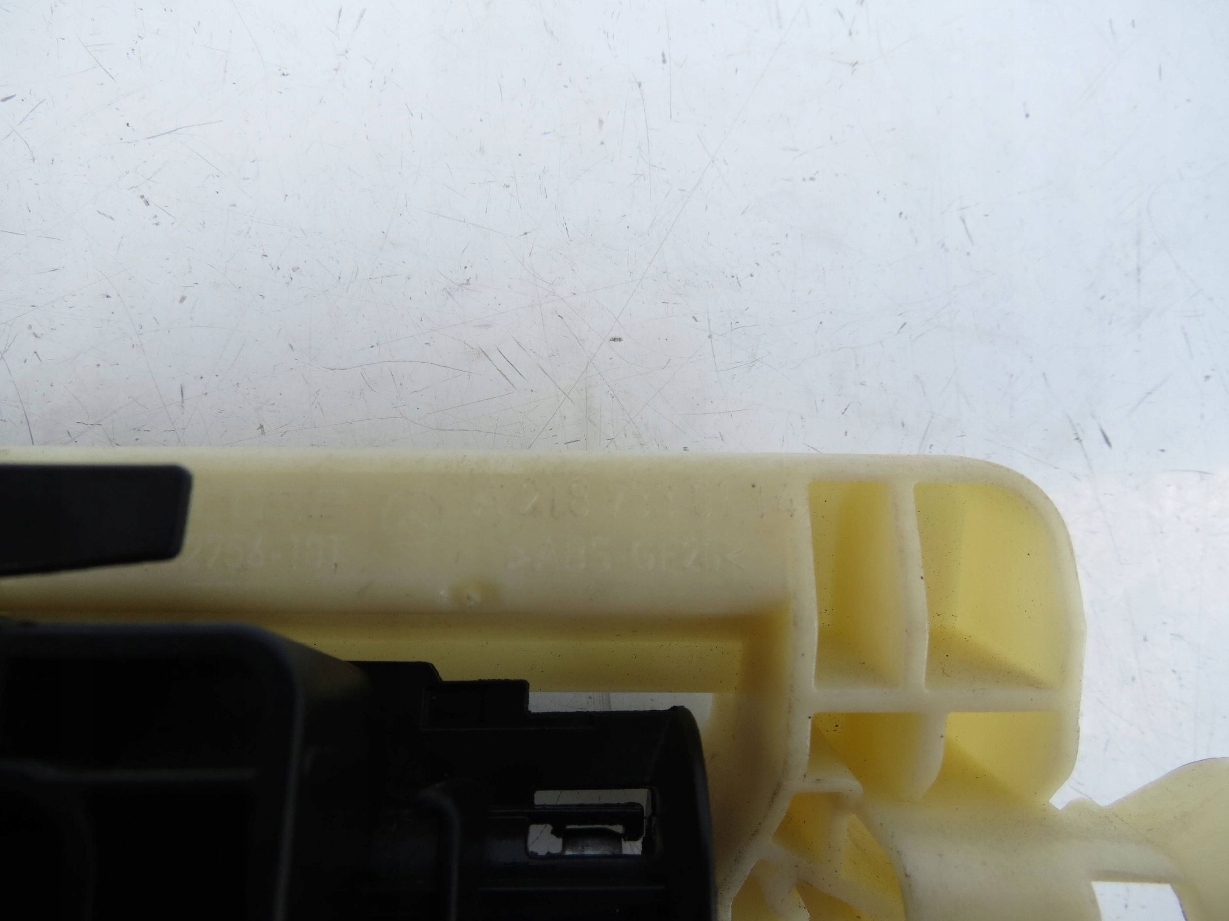 handle door left rear part MERCEDES CLS W218
