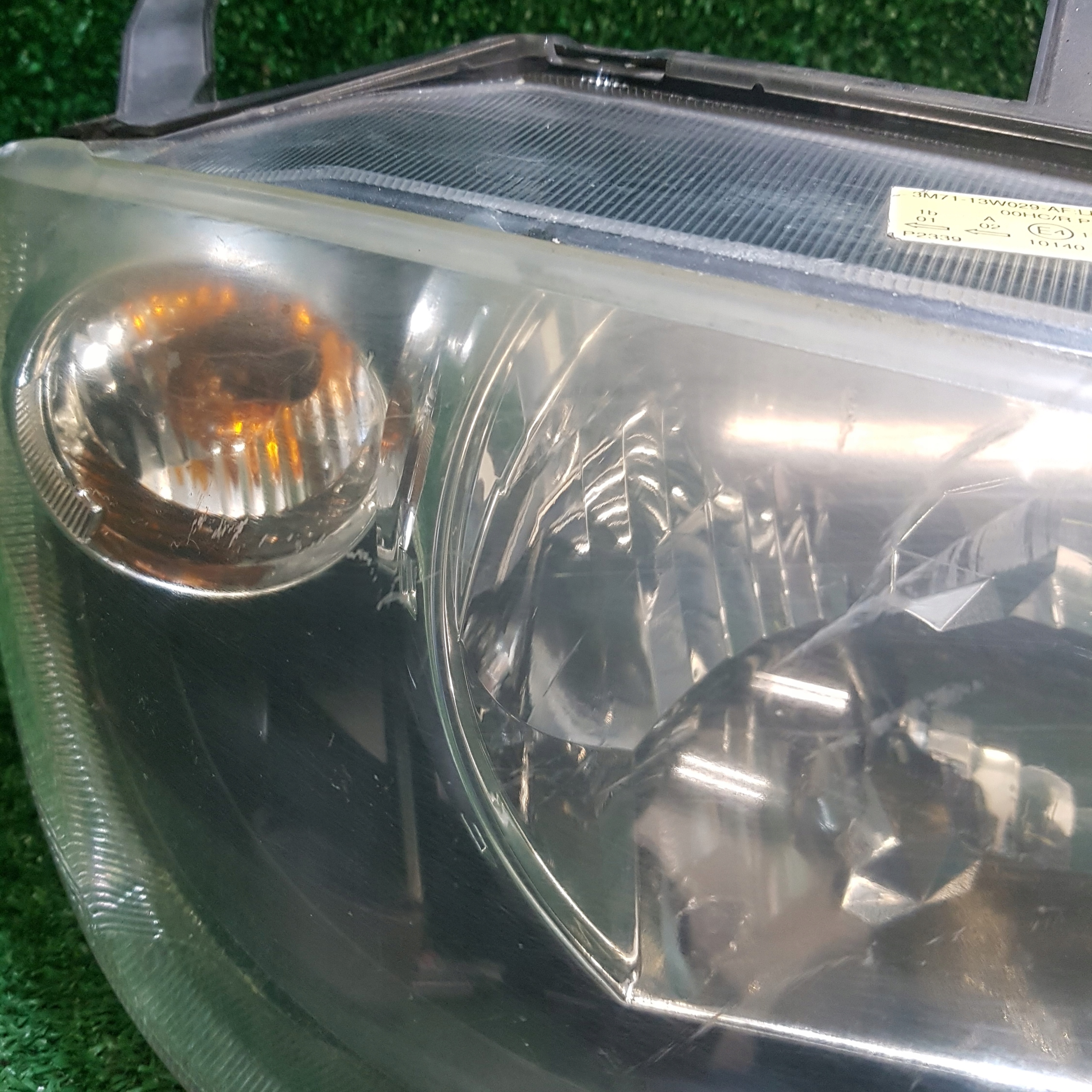 light right front MAZDA 2 3M71-13W029-AF