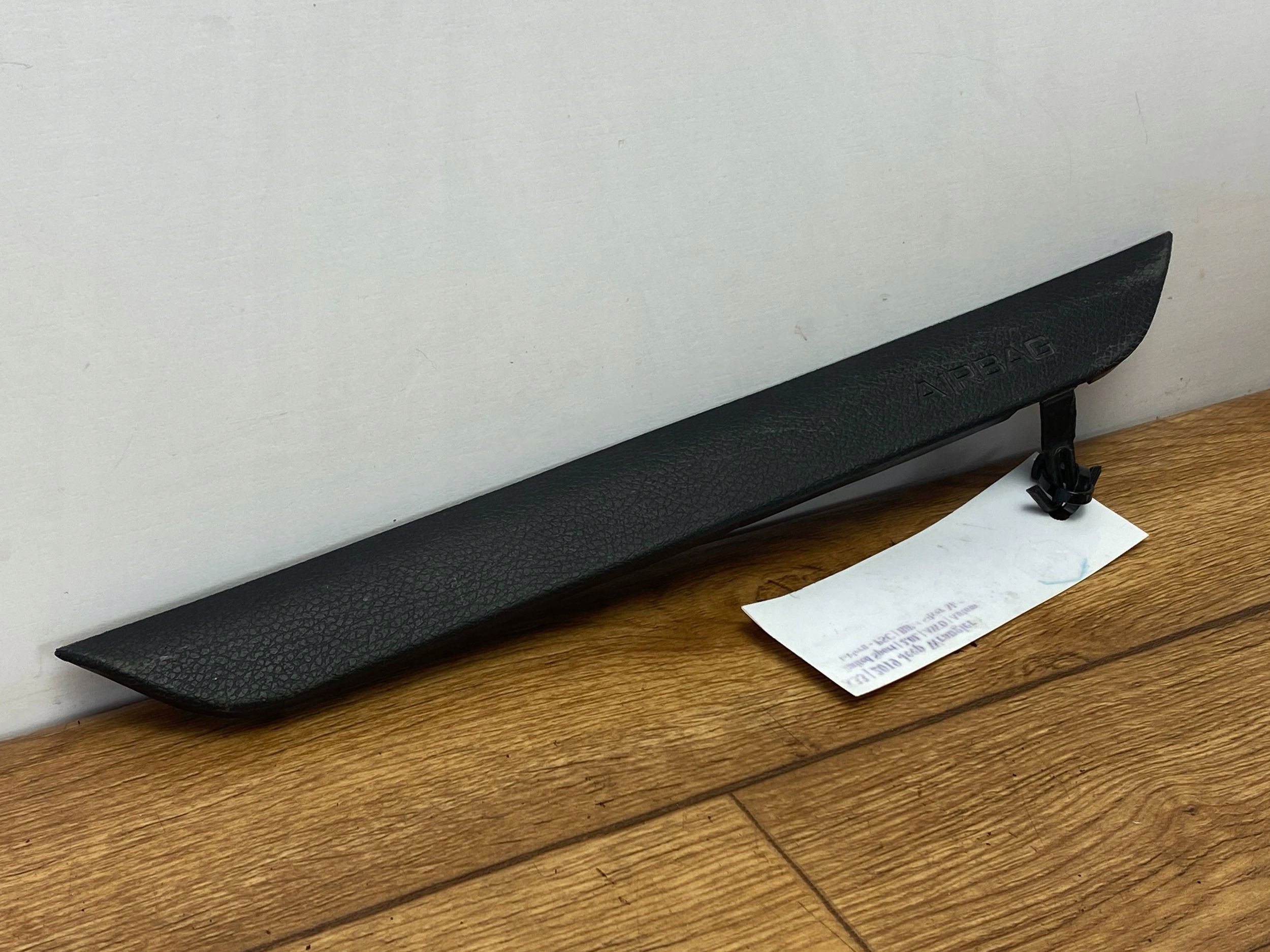 moulding spoiler frame airbag Jeep Wrangler IV JL 2018+