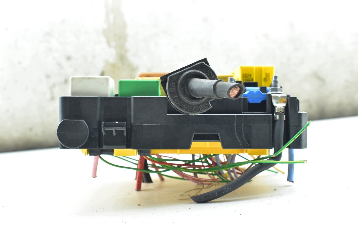 Scatola modulo BSM PEUGEOT 308 e 508 II PARTNER II 9804848580