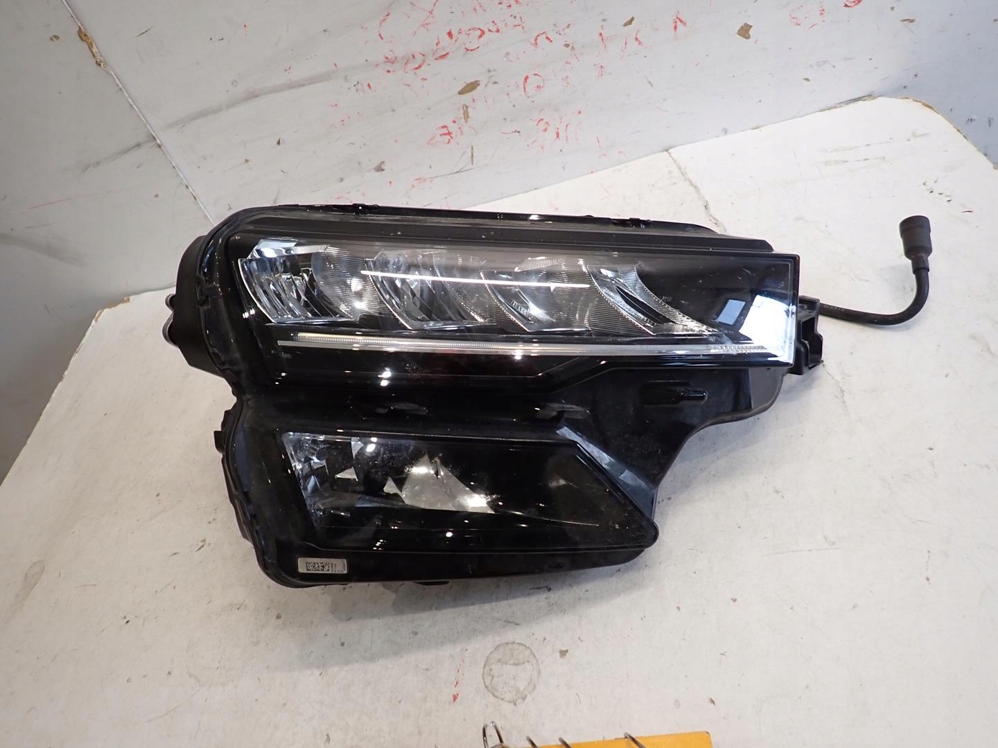 light front front right SKODA KAROQ LIFT 2021- FULL LED 57B941010