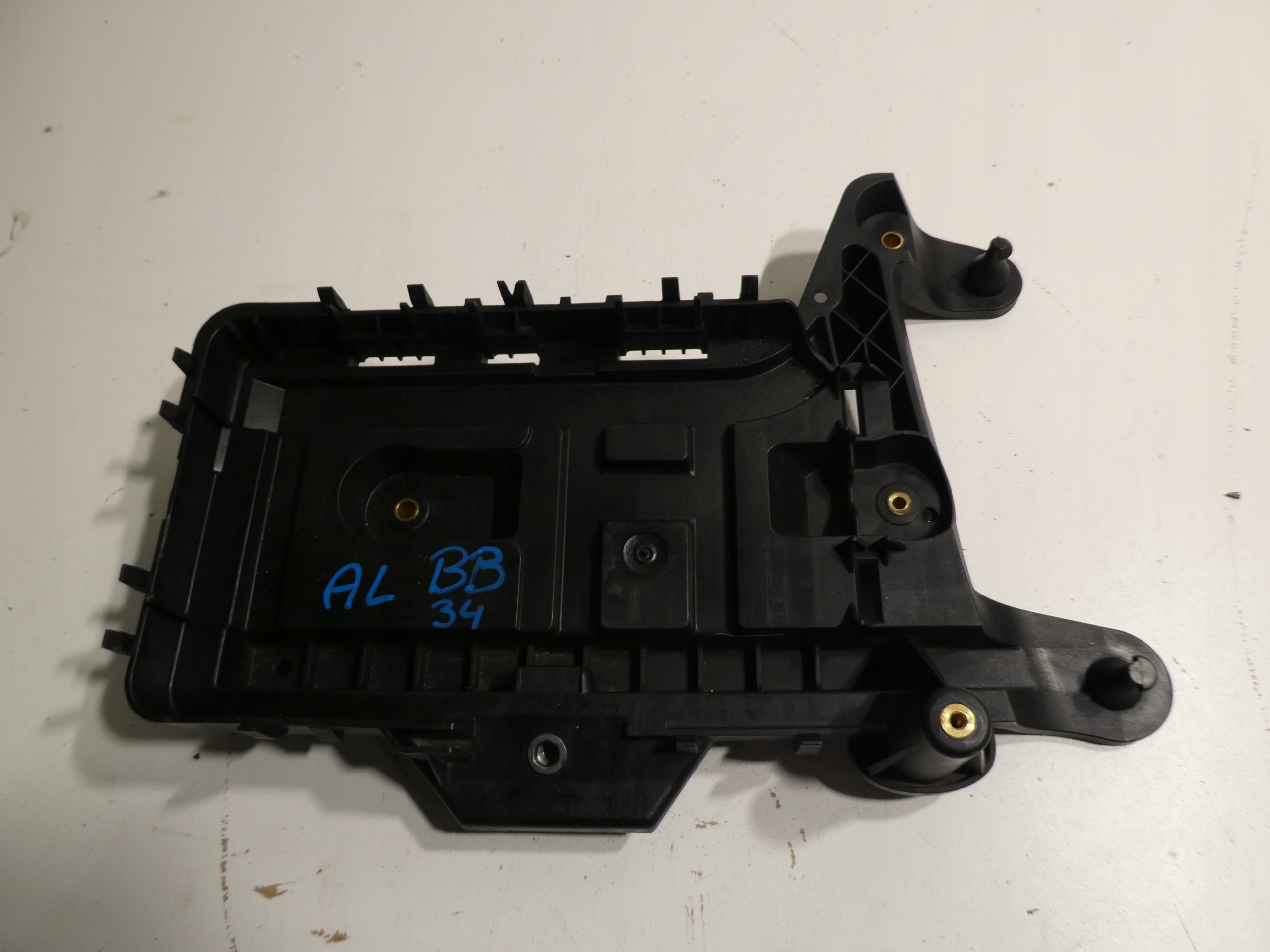 DRŽAČ AKUMULATORA VW GOLF V 1K0915333