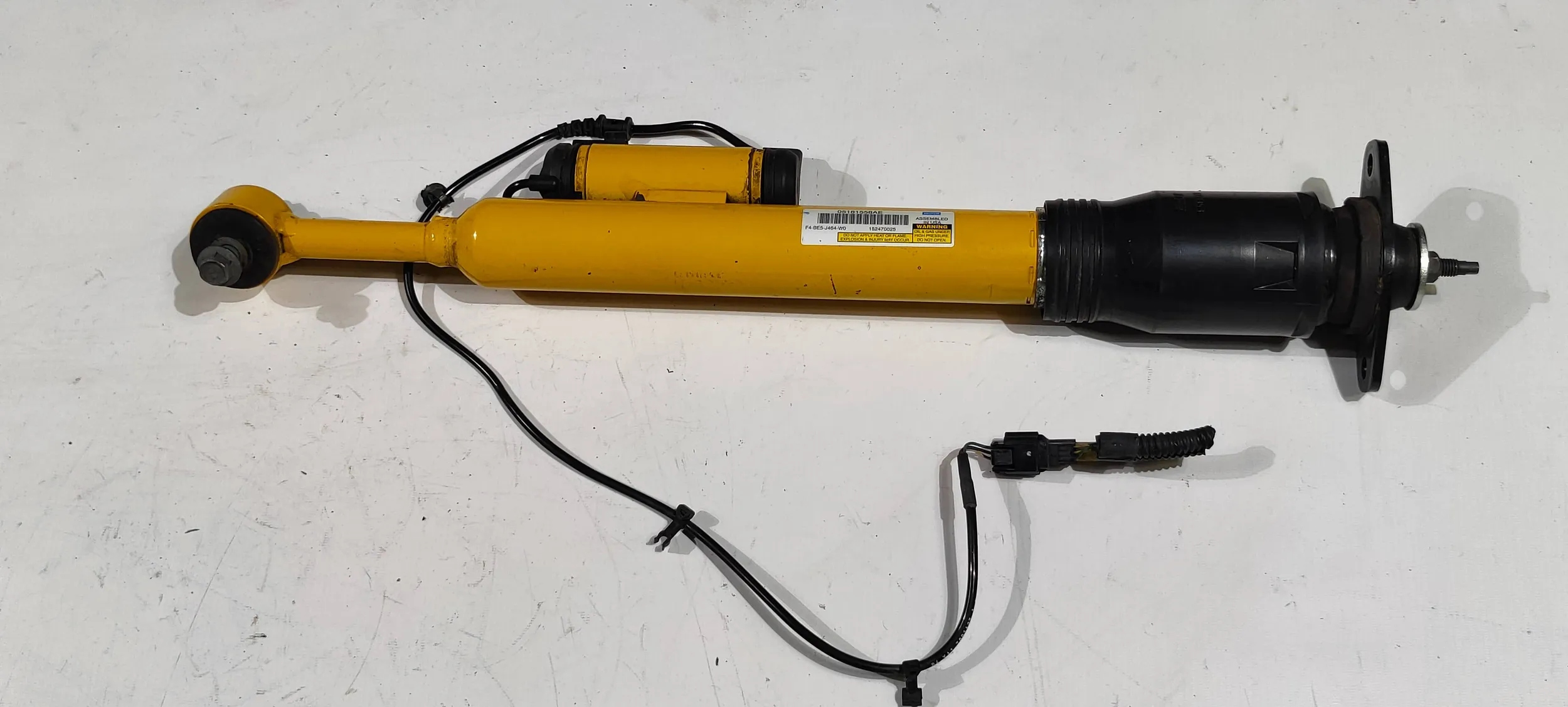 shock absorber rear part rear left Dodge Charger Challenger SRT 6.4 2011-2023