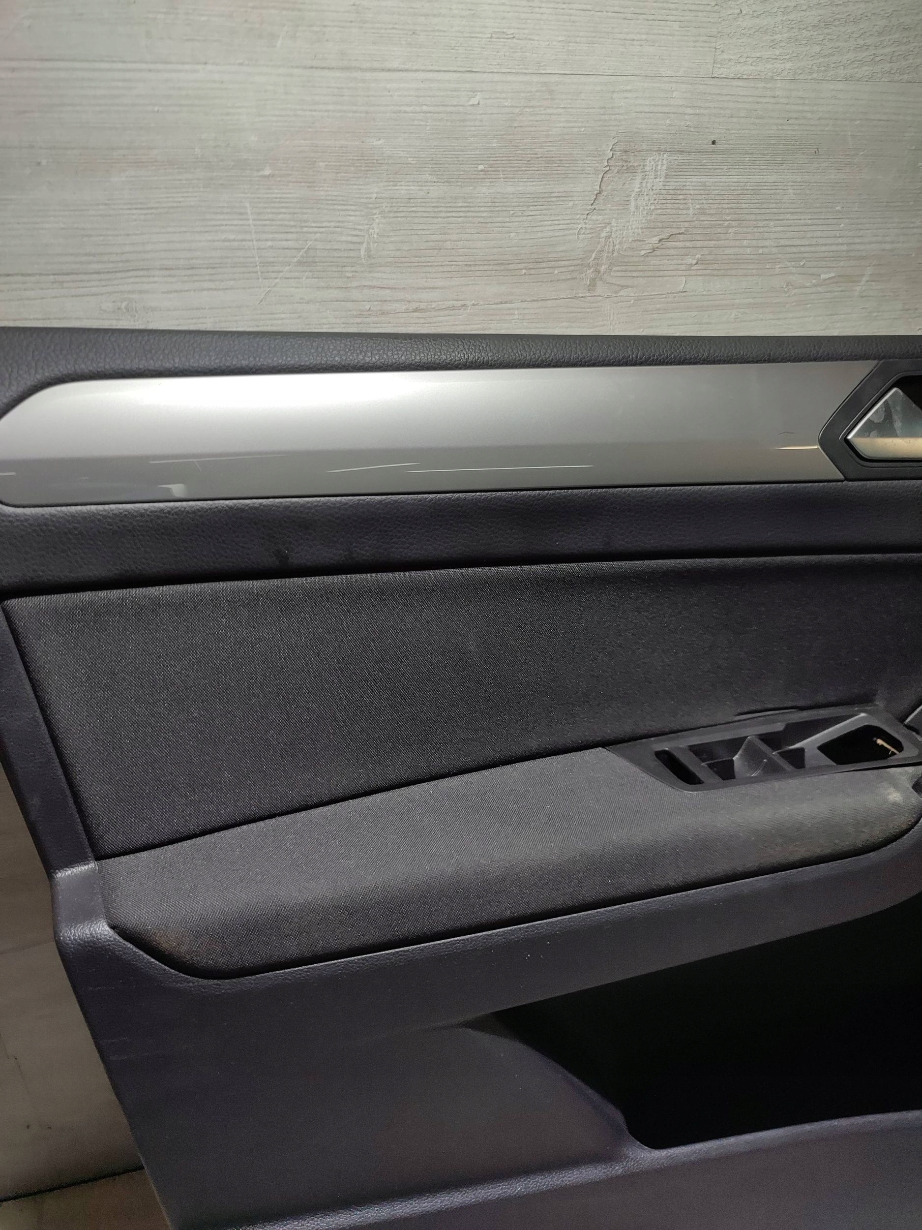Volkswagen Touran III 2020 front left upholstery side door