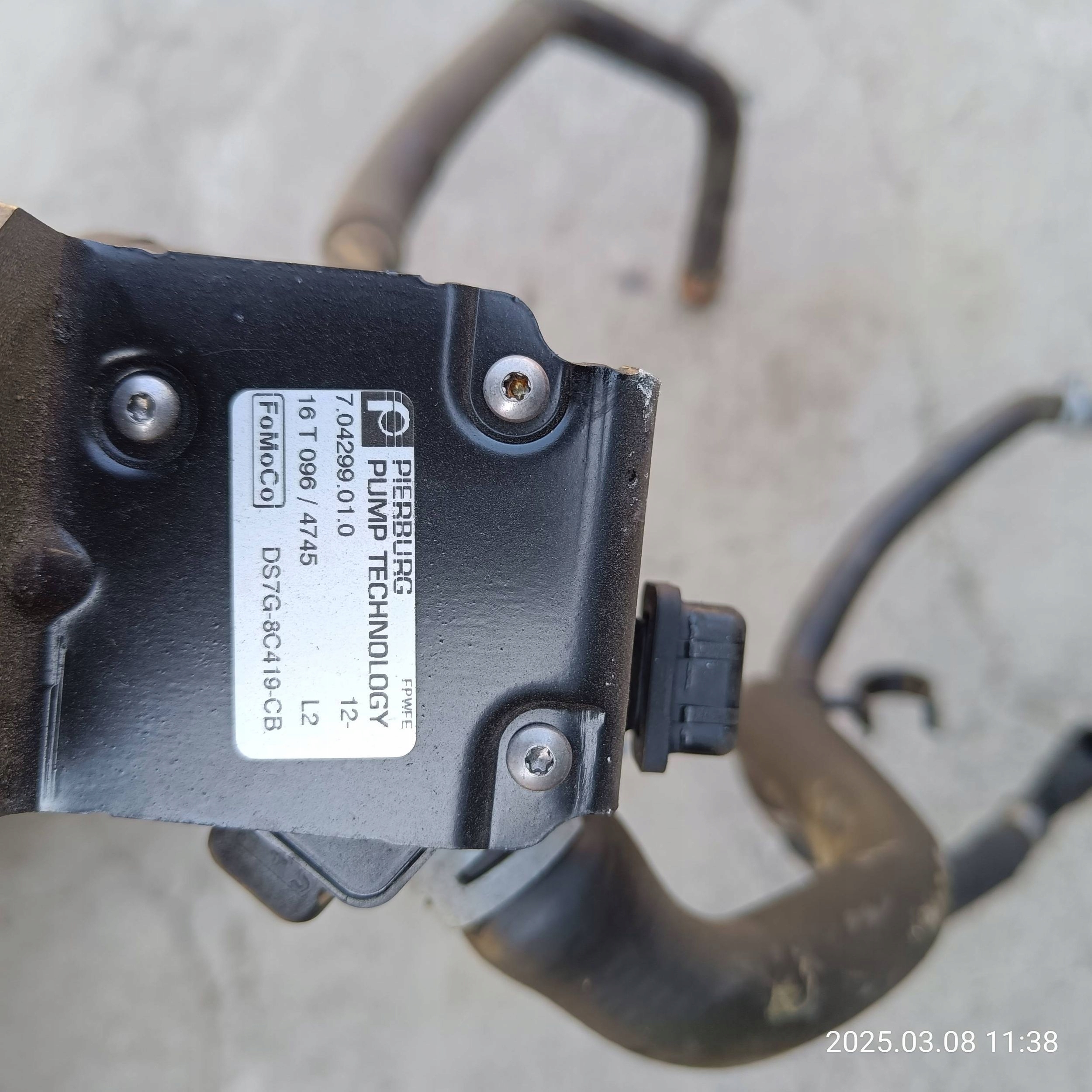 FORD KUGA MK2 2016 1.5 EB benzin pumpa vode crijeva