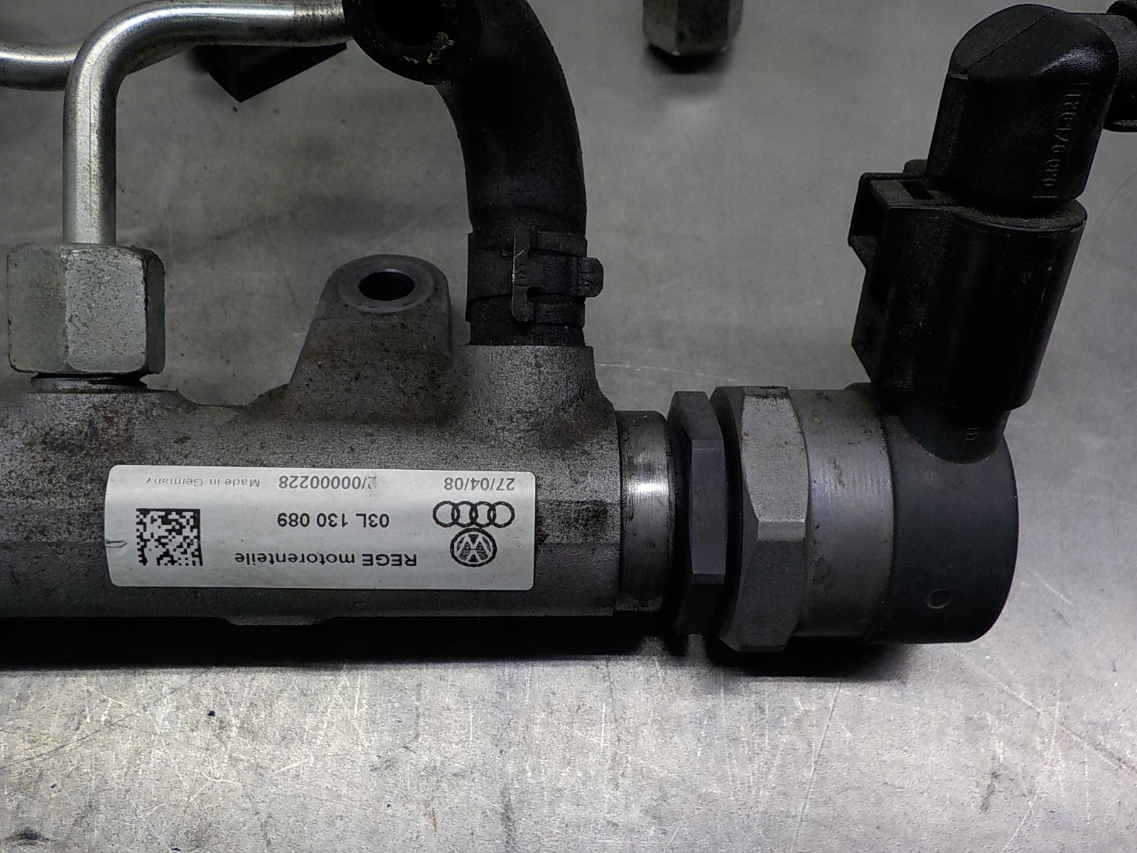 VOLKSWAGEN GOLF VI LISTWA WTRYSKOWA 03L130089 Typ silnika Diesel