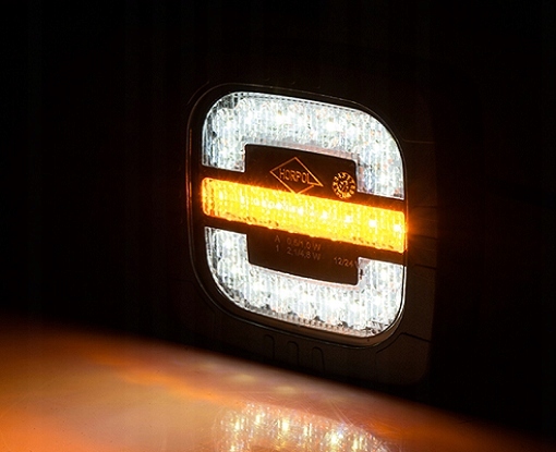 2x Lampa przednia koparka kierunkowskaz dzienne Producent części Horpol