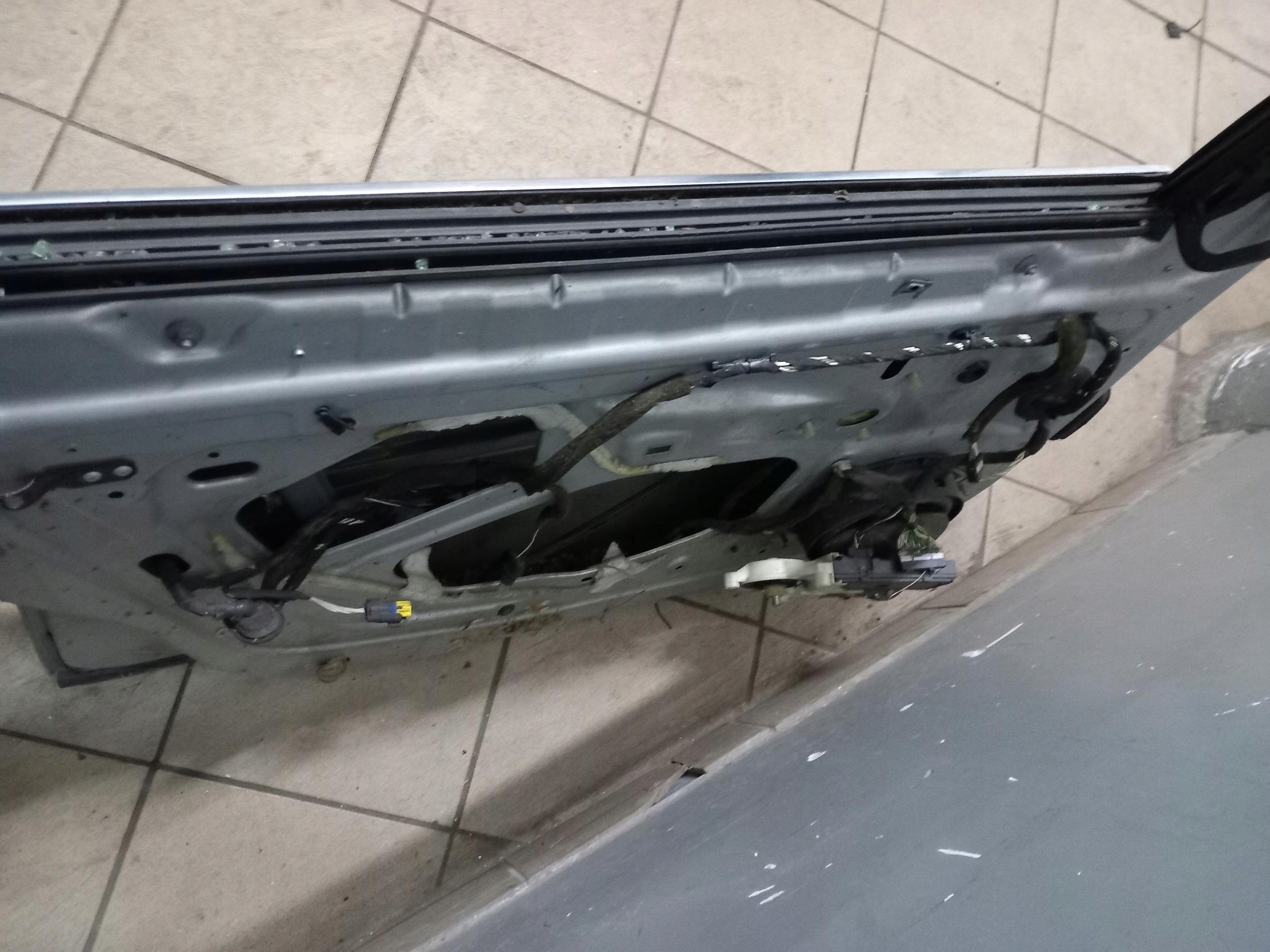 door left front RENAULT LAGUNA III 07-14