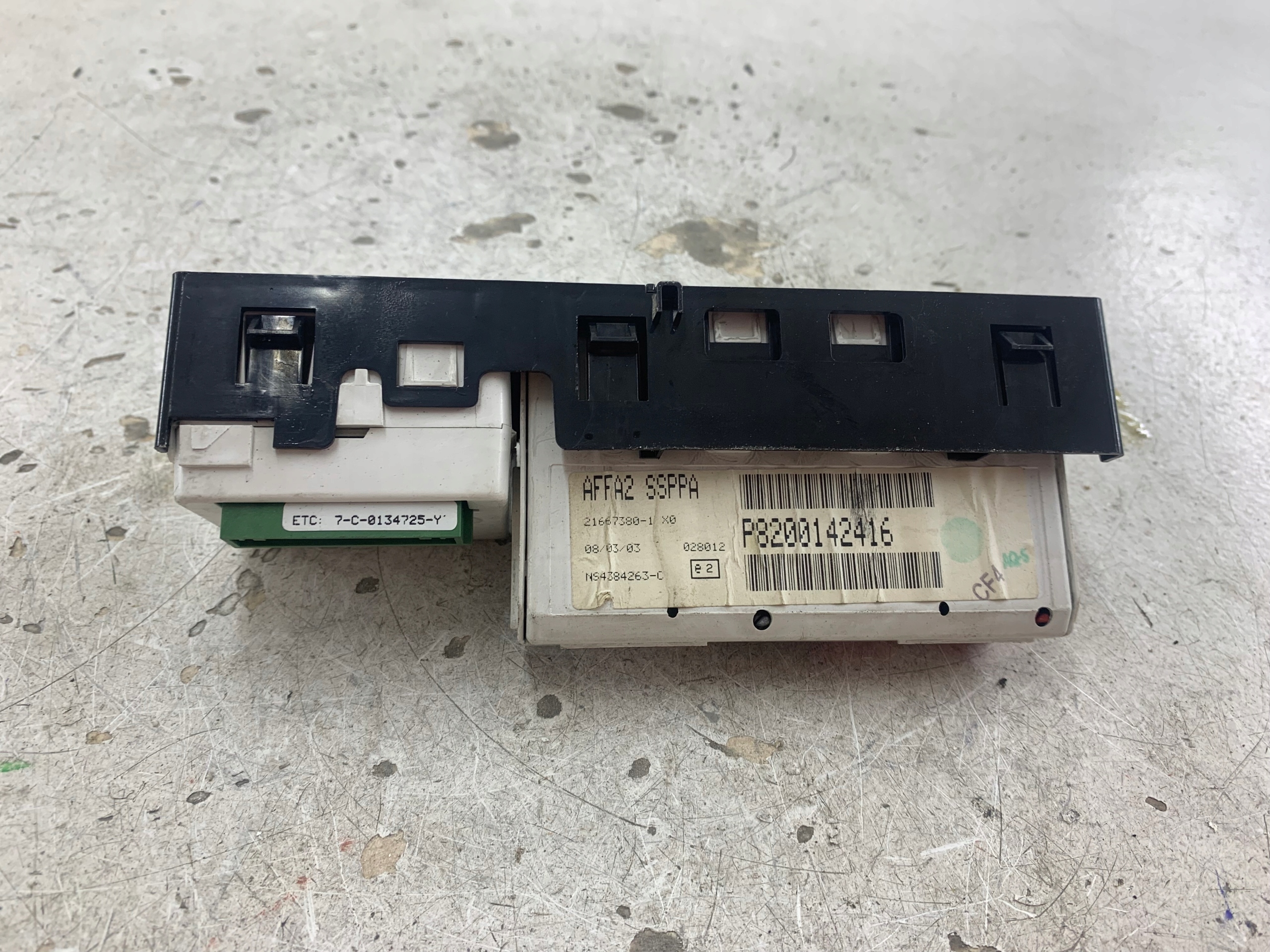 RENAULT SCENIC and display clock P820014216
