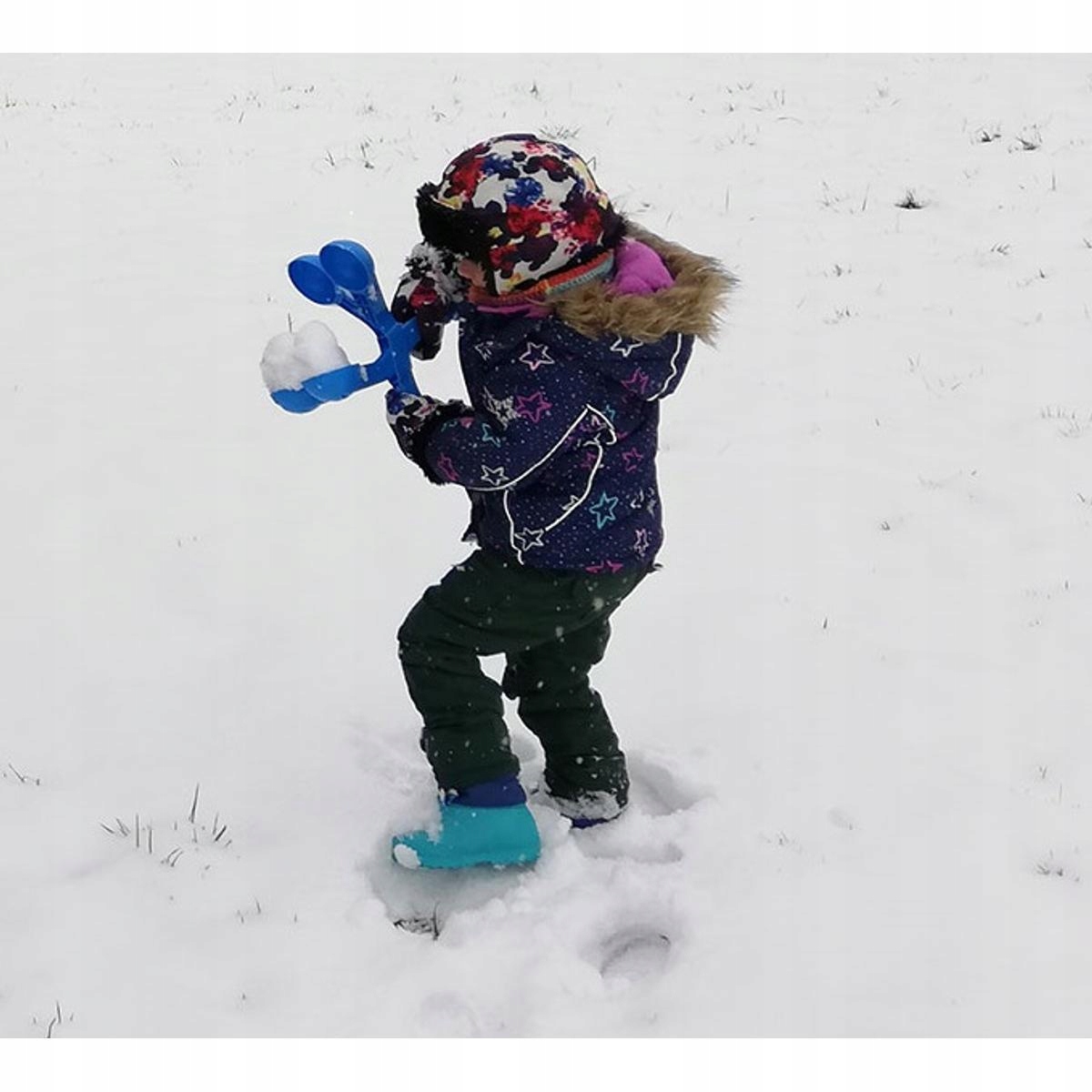 ŚNIEŻKOMAT SNOWBALL DO ROBIENIA KULEK ŚNIEŻNYCH ZE ŚNIEGU PODWÓJNY Wiek dziecka 2 lata +
