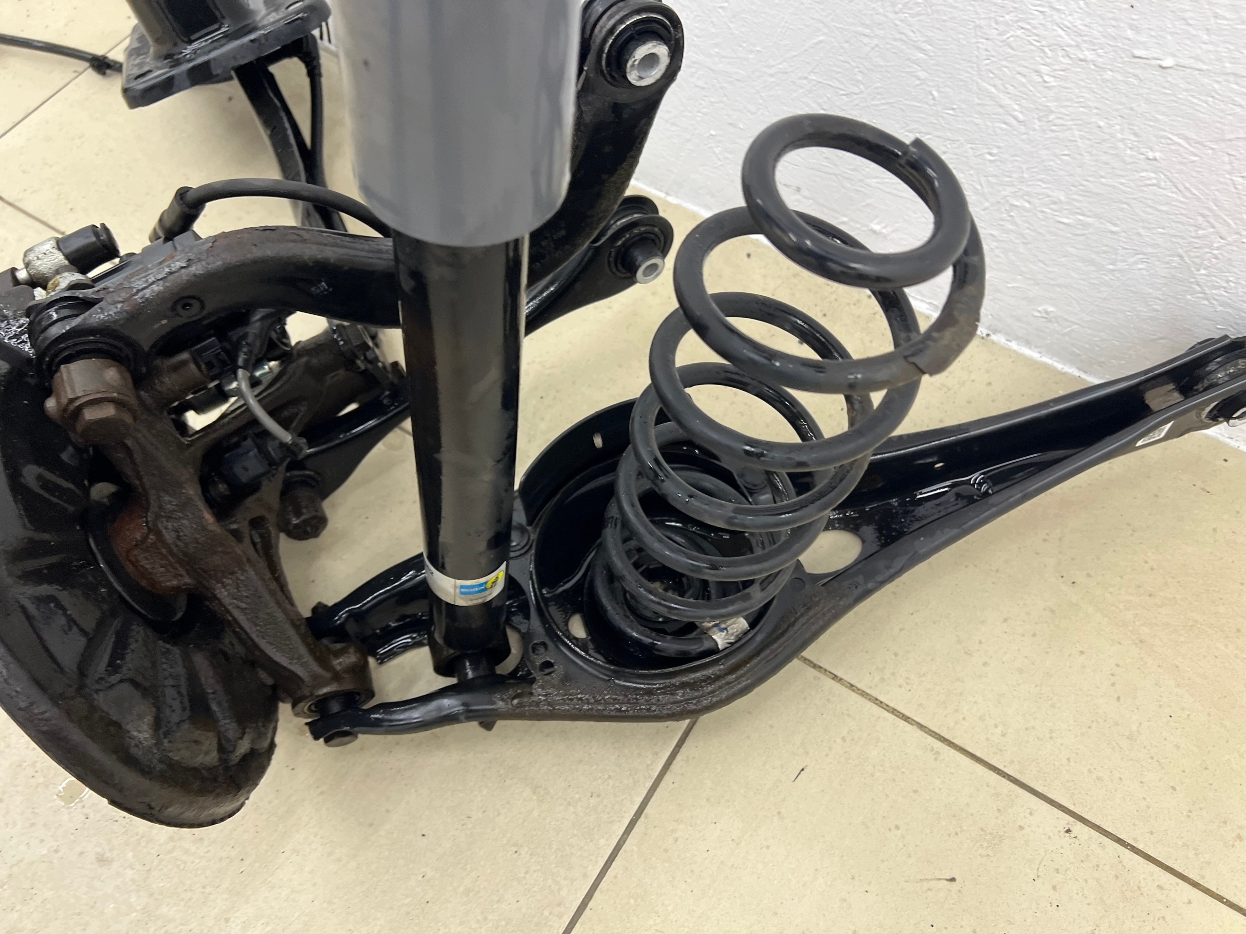 swing rear left complete AUDI A3 8V 2.0 TDI original 5Q0505225