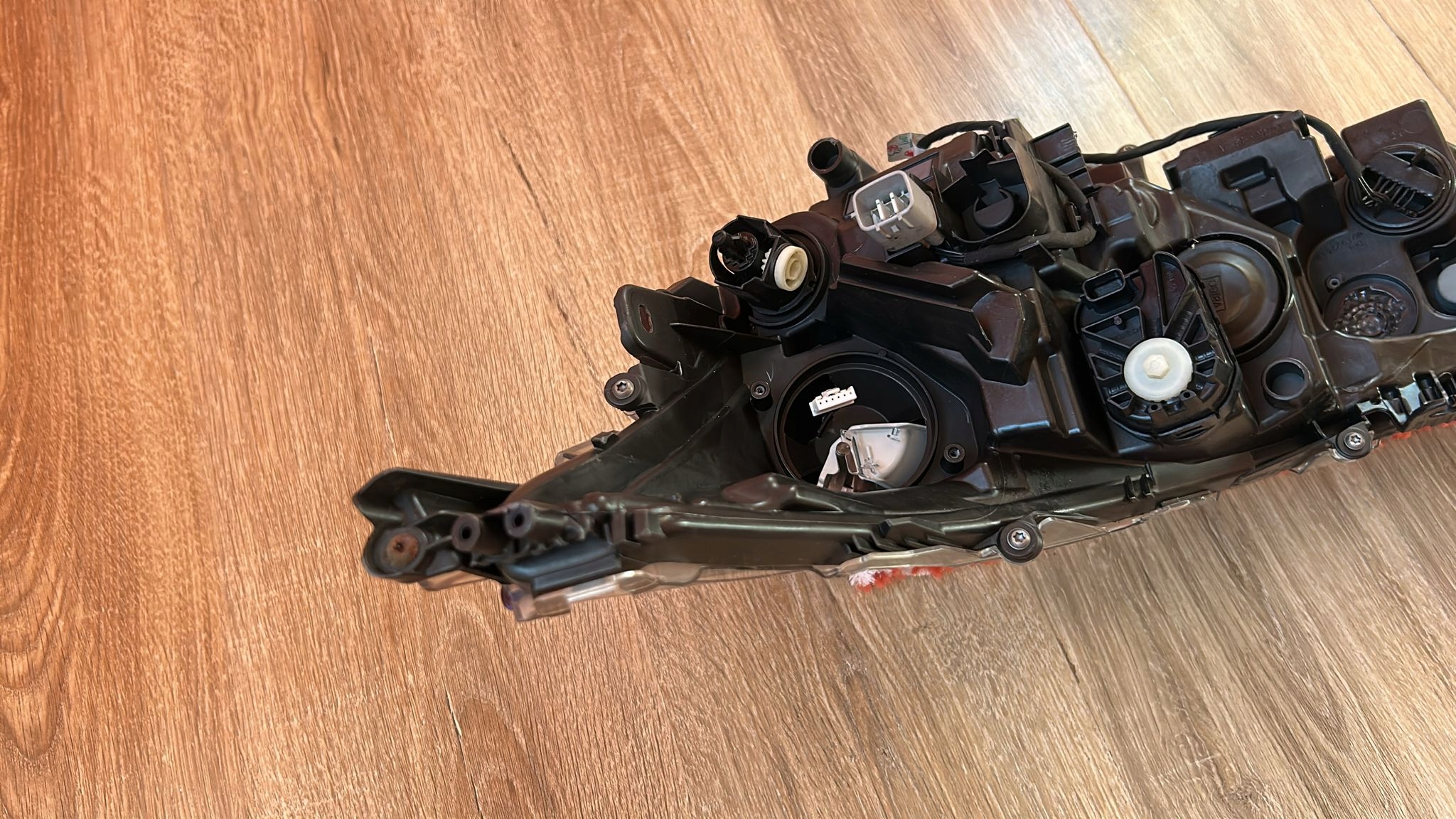 REFLEKTOR light right right front TOYOTA COROLLA E21 KOMBI HB 18
