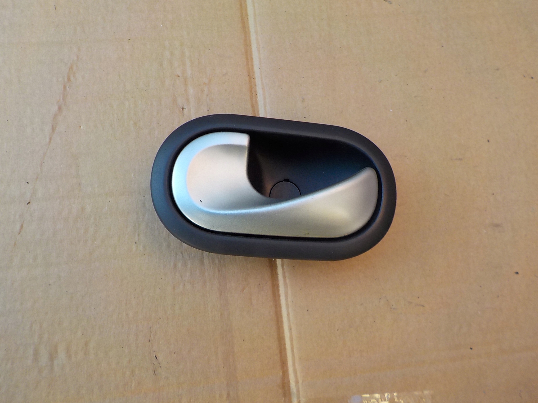 handle left rear part renault clio III lift 2010r
