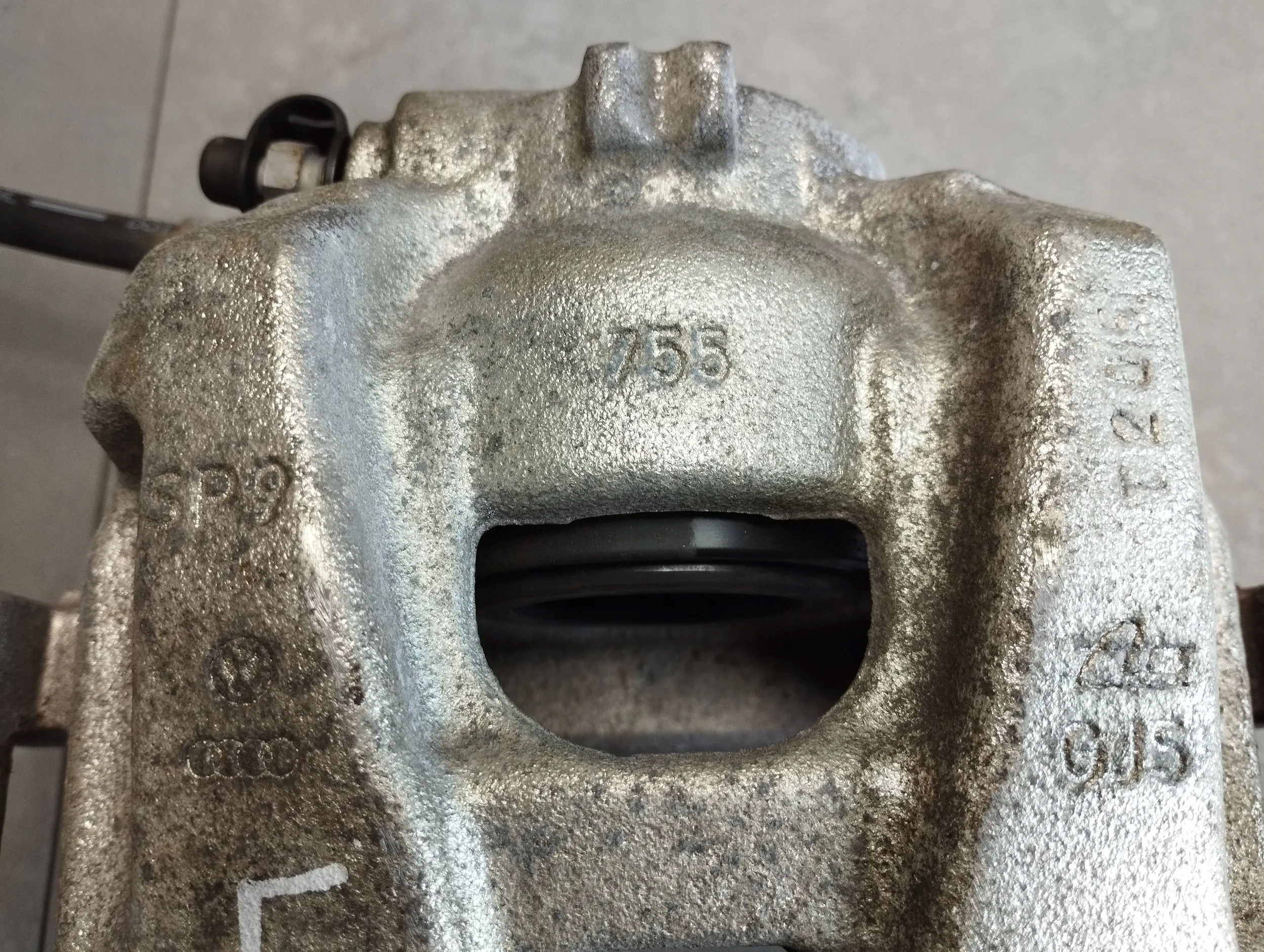 Audi A5 8T caliper left front