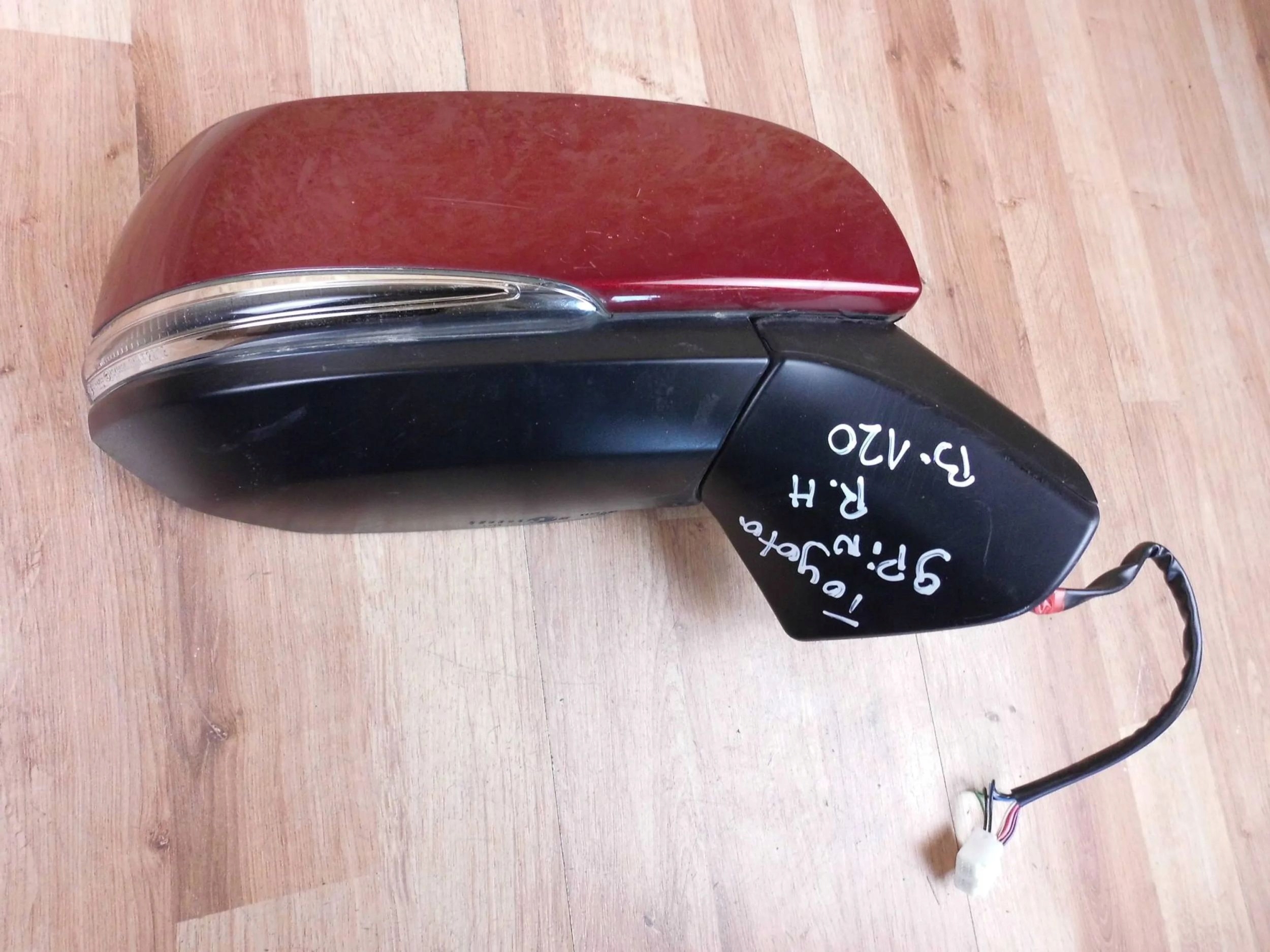 Toyota RAV4 V 2018+ mirror right 9-PIN E4045428 045428