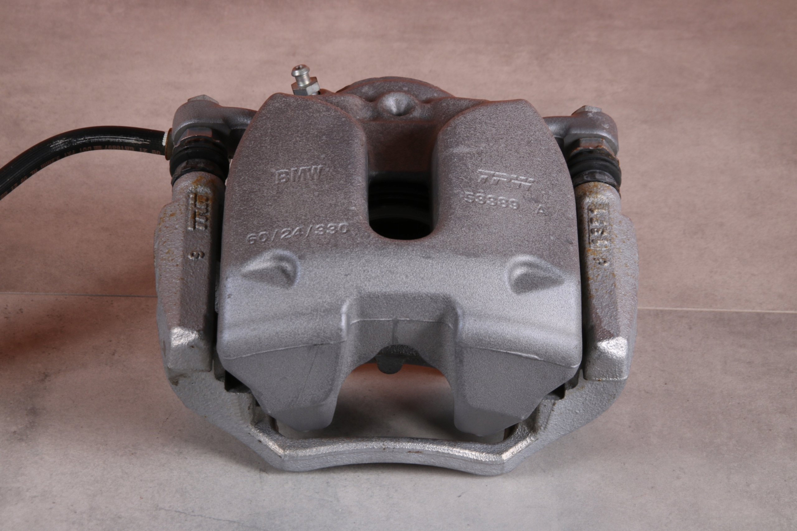 BMW G30 G31 caliper brake left front front 6872799 60/24/330 25 km !!!