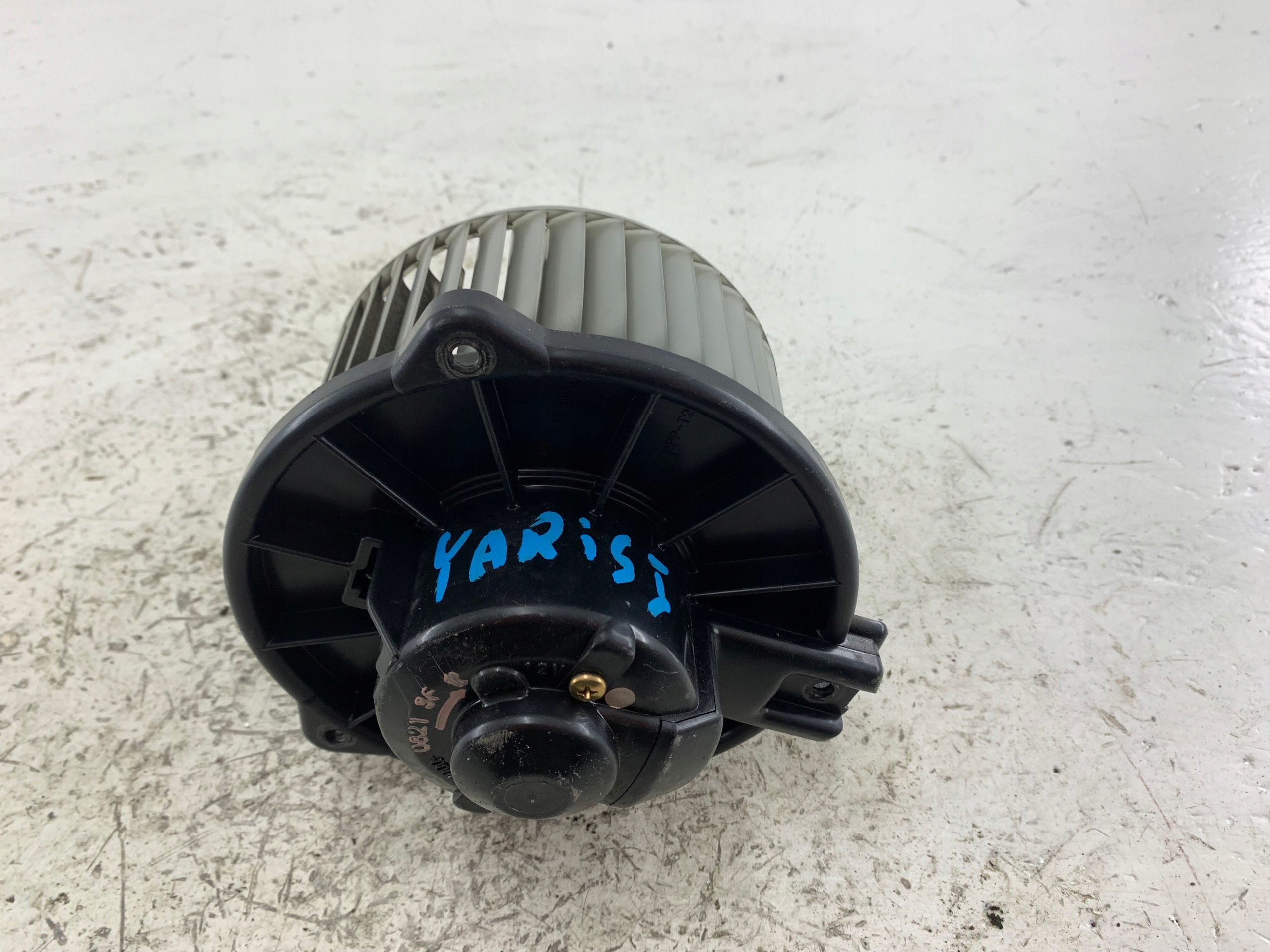 HONDA JAZZ II TOYOTA YARIS and heating air conditioning devices 194000-0821